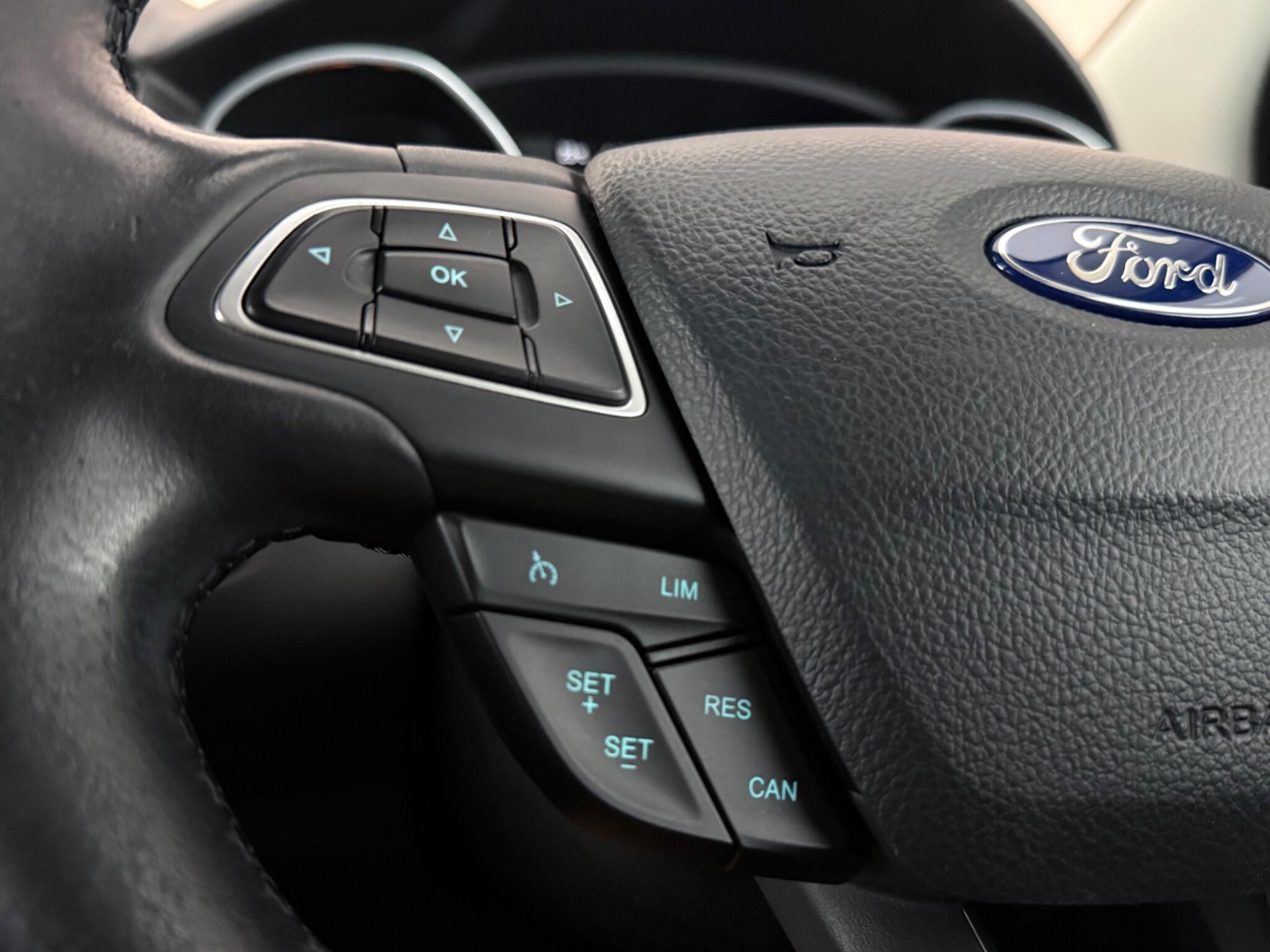 Ford Focus view 10