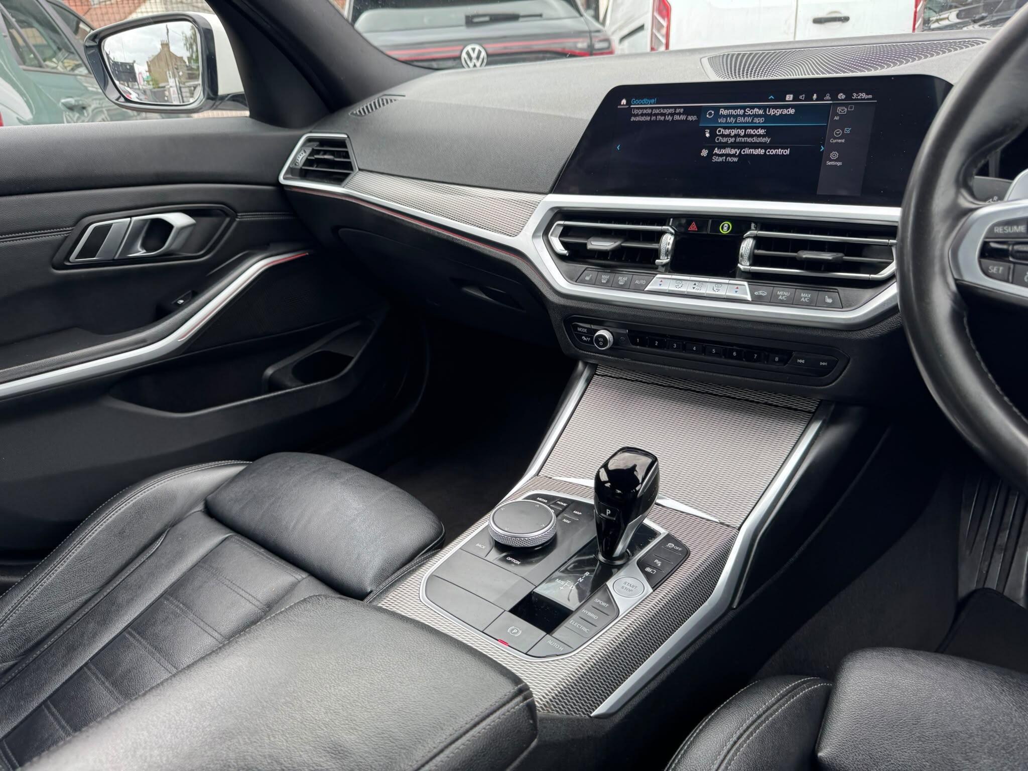 BMW 3 Series view 40