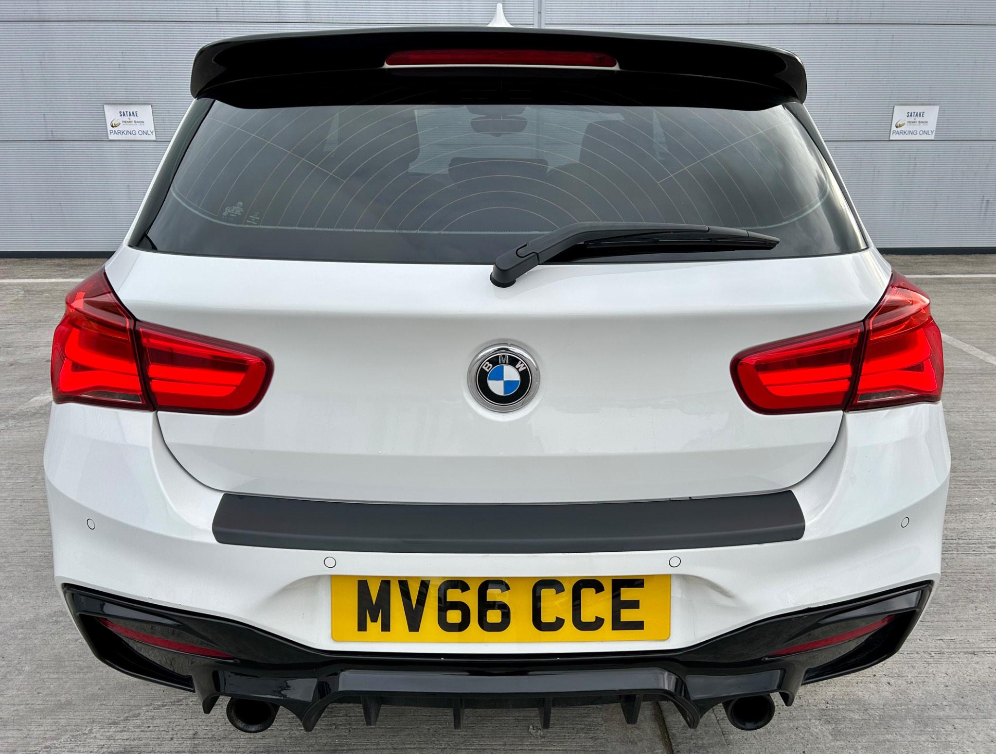 BMW 1 Series view 4