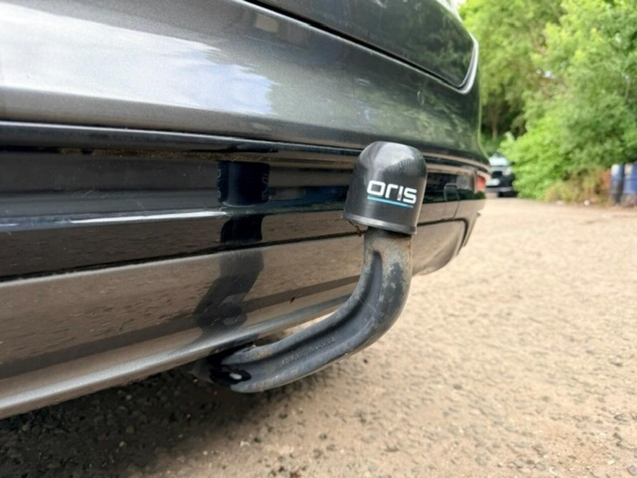Ford Mondeo view 16
