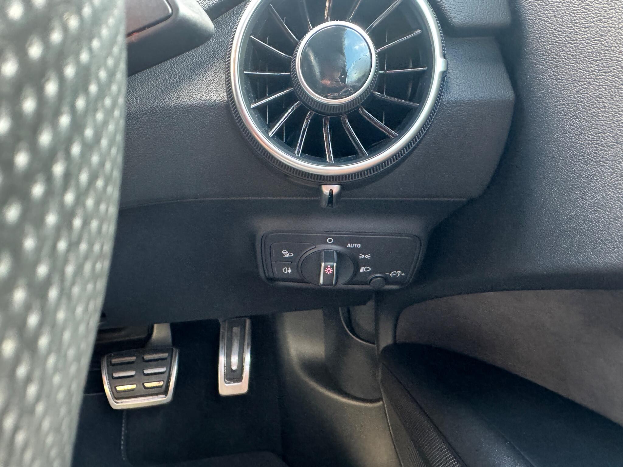 Audi TT view 72