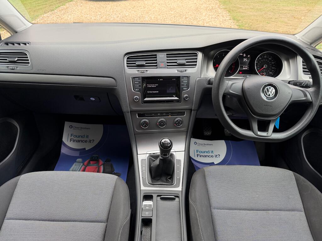 Volkswagen Golf view 20