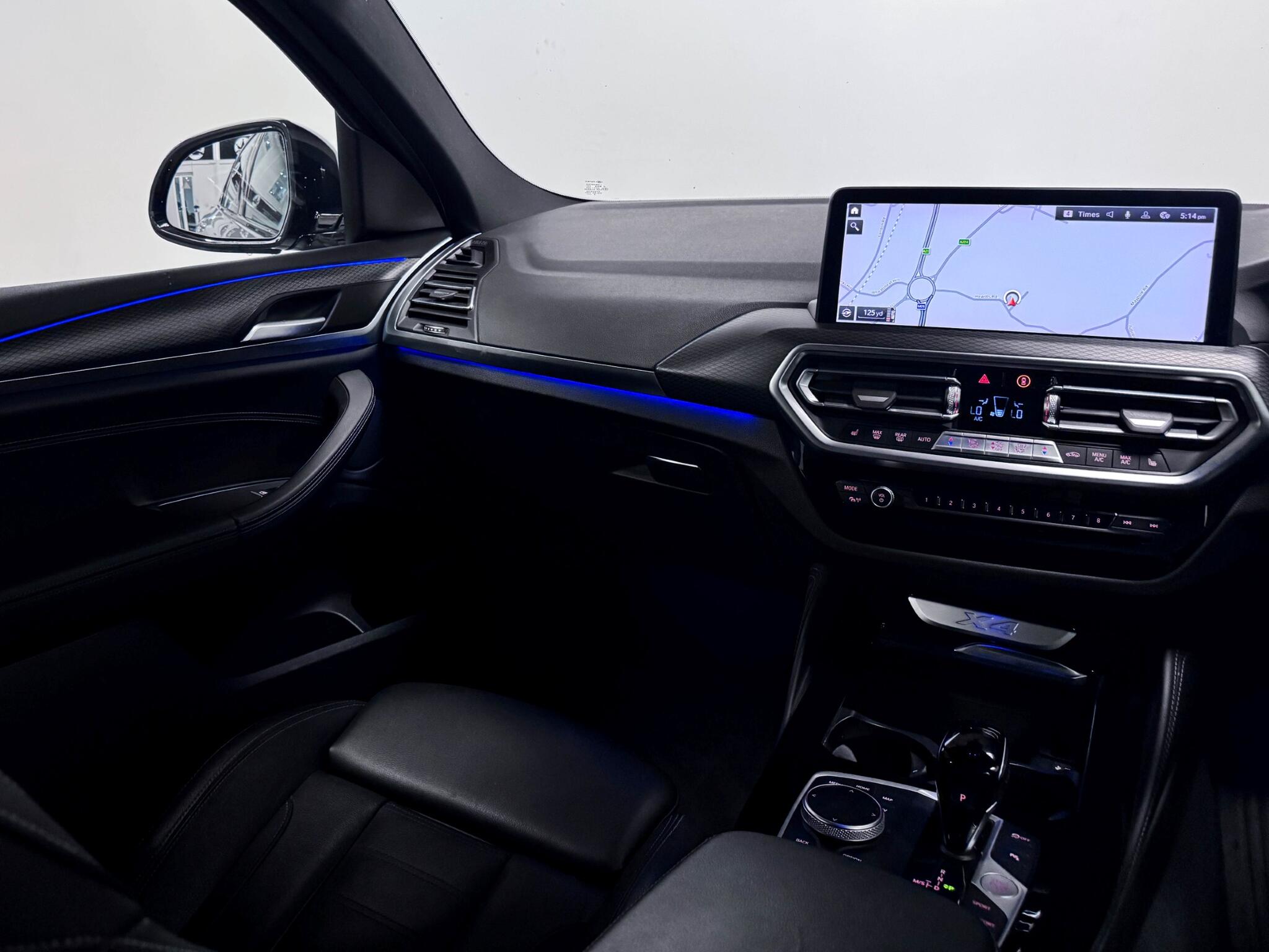 BMW X4 view 14