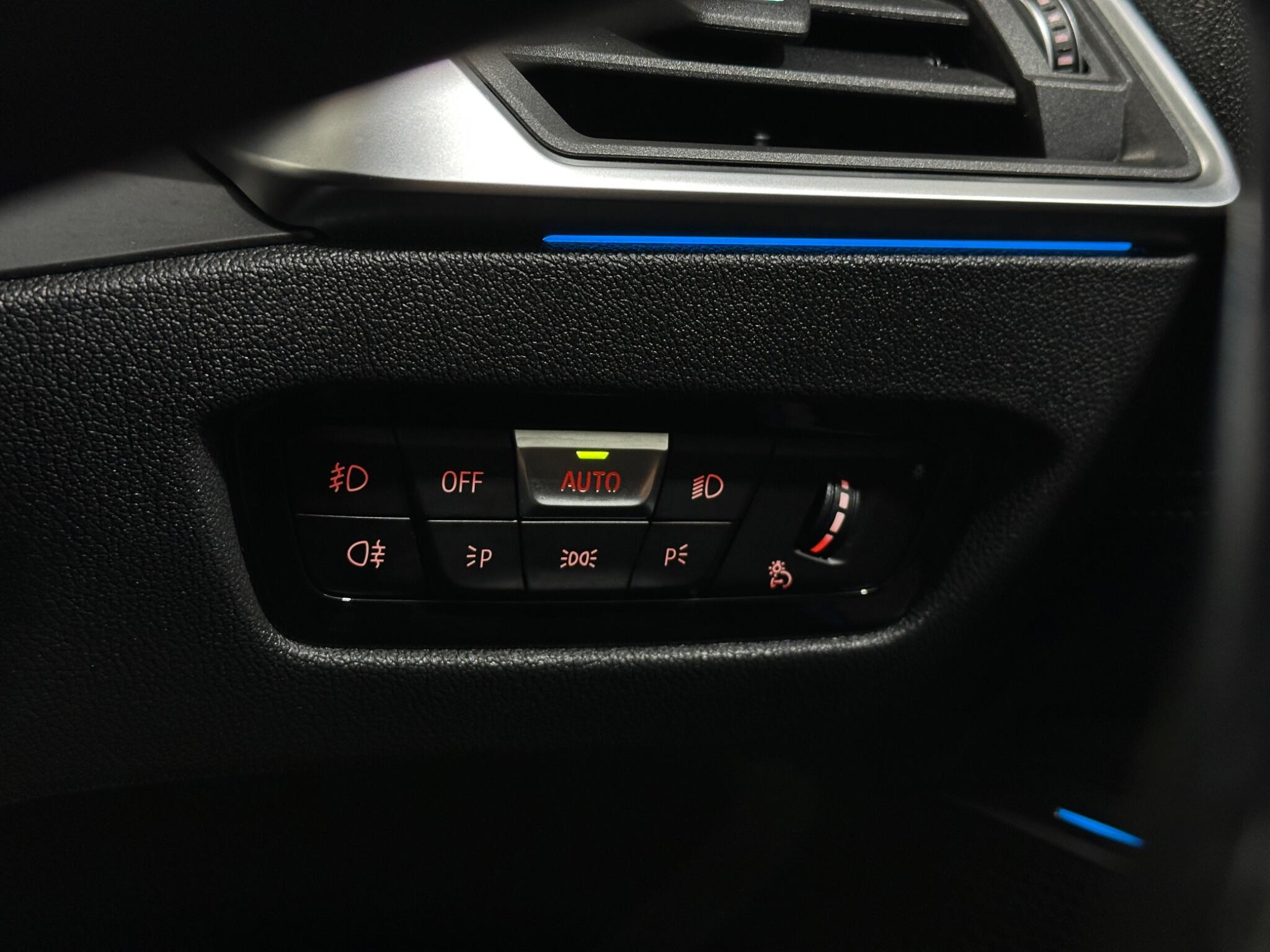 BMW 3 Series view 18