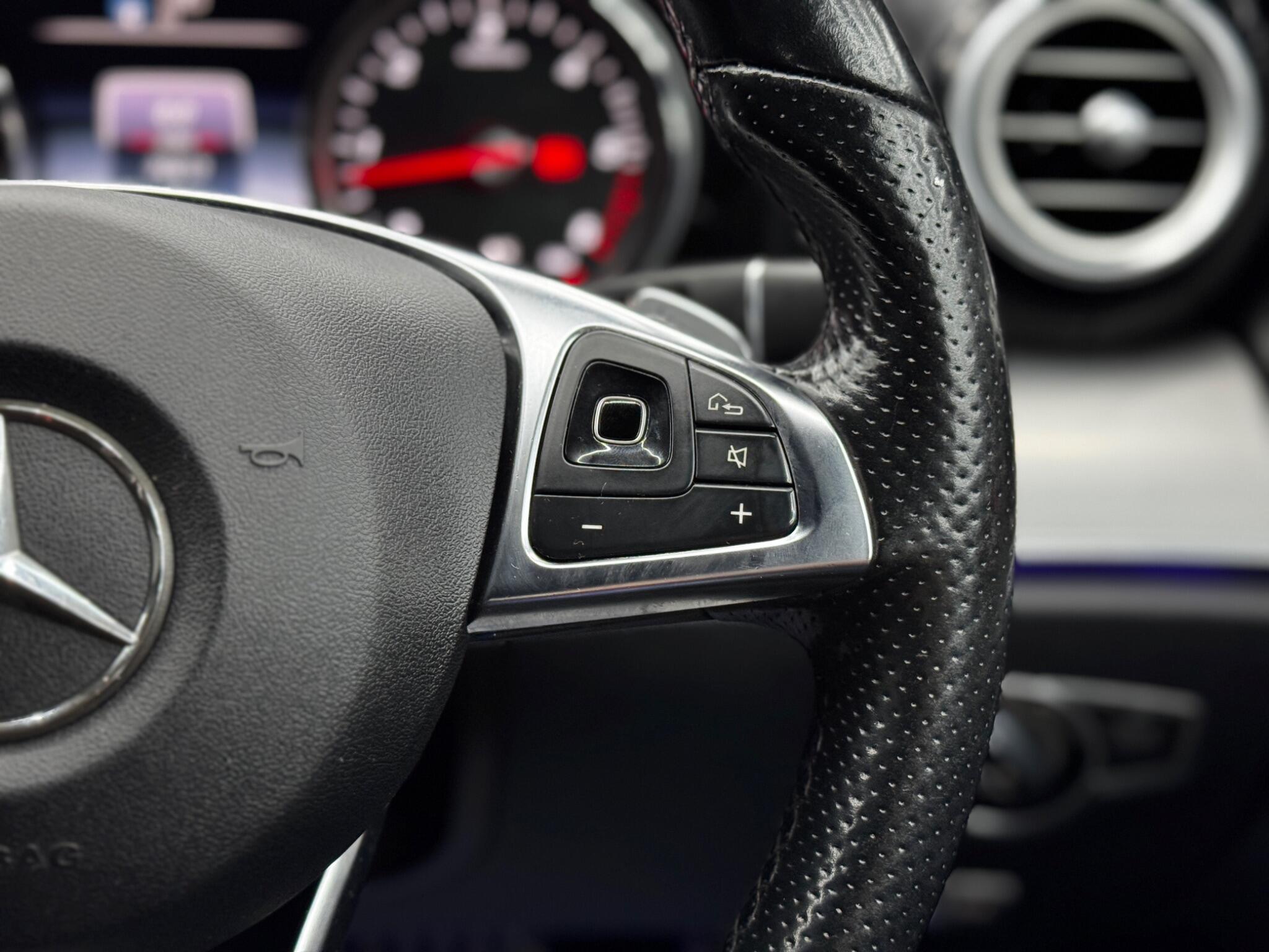 Mercedes-Benz E-Class view 22