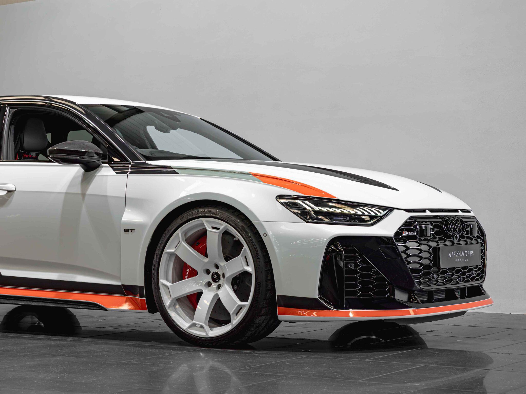 Audi RS6 Avant view 12
