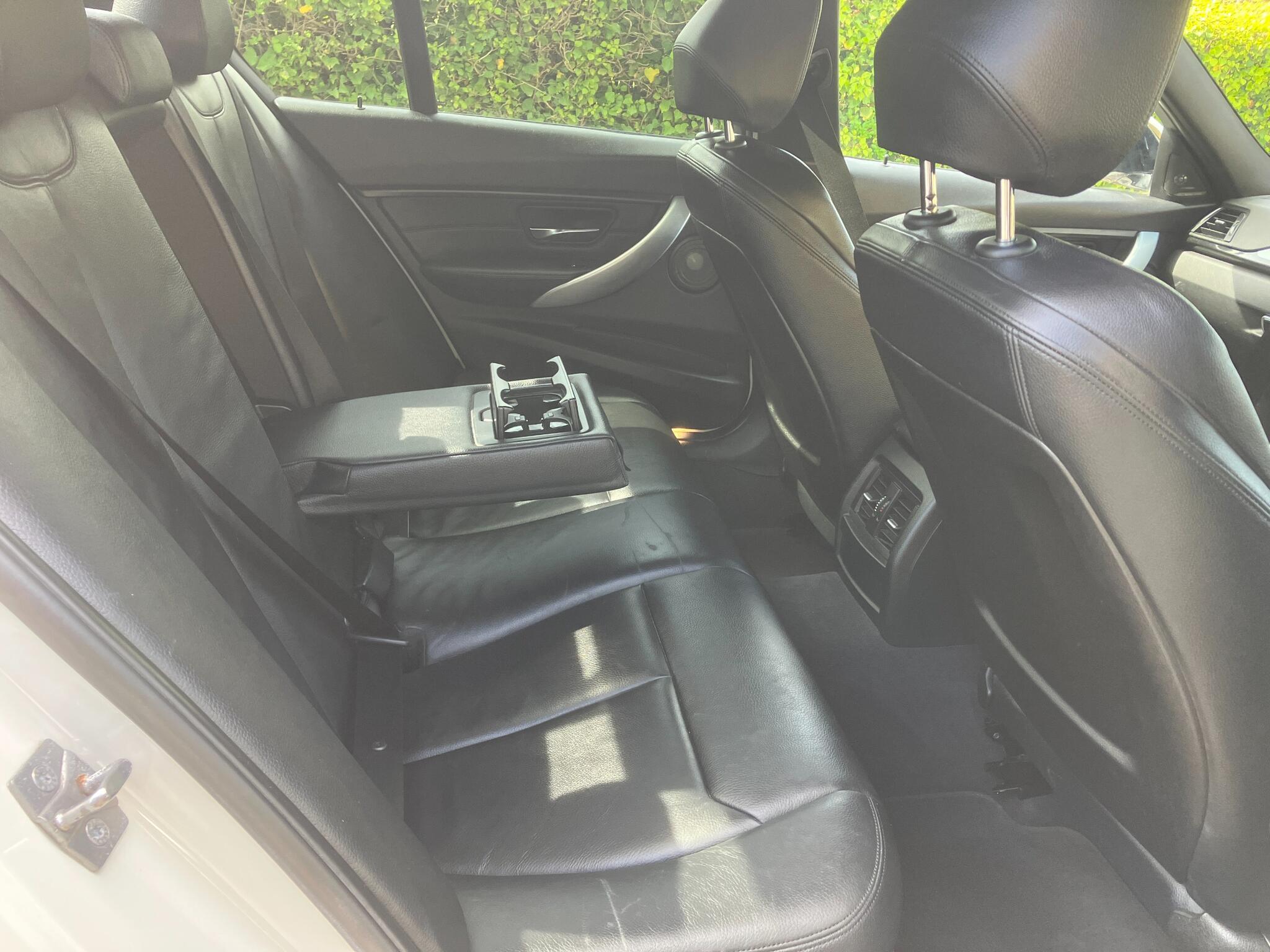 BMW 3 Series view 10