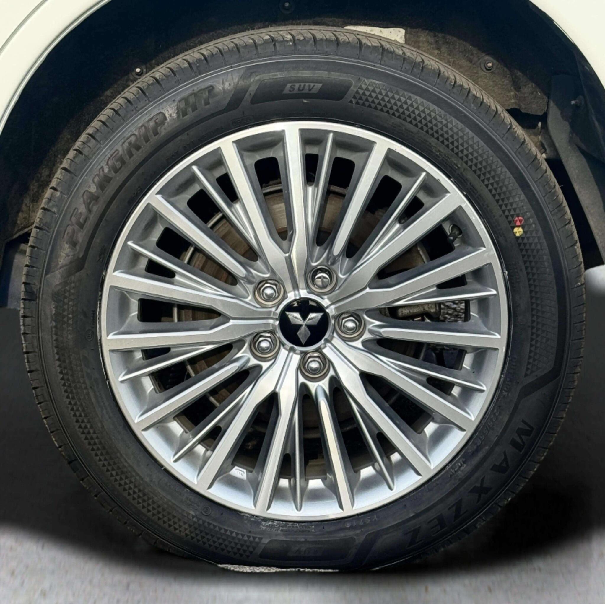 Mitsubishi Outlander view 84