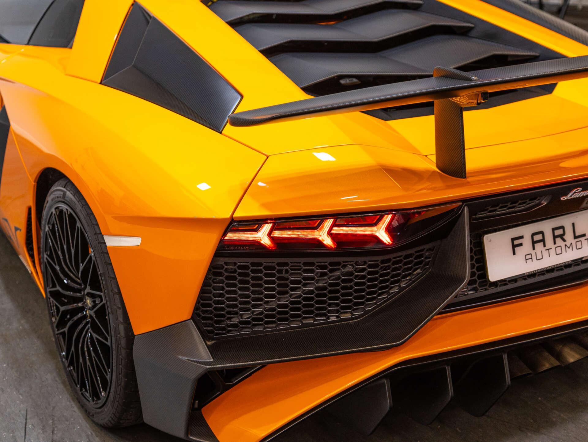 Lamborghini Aventador view 72