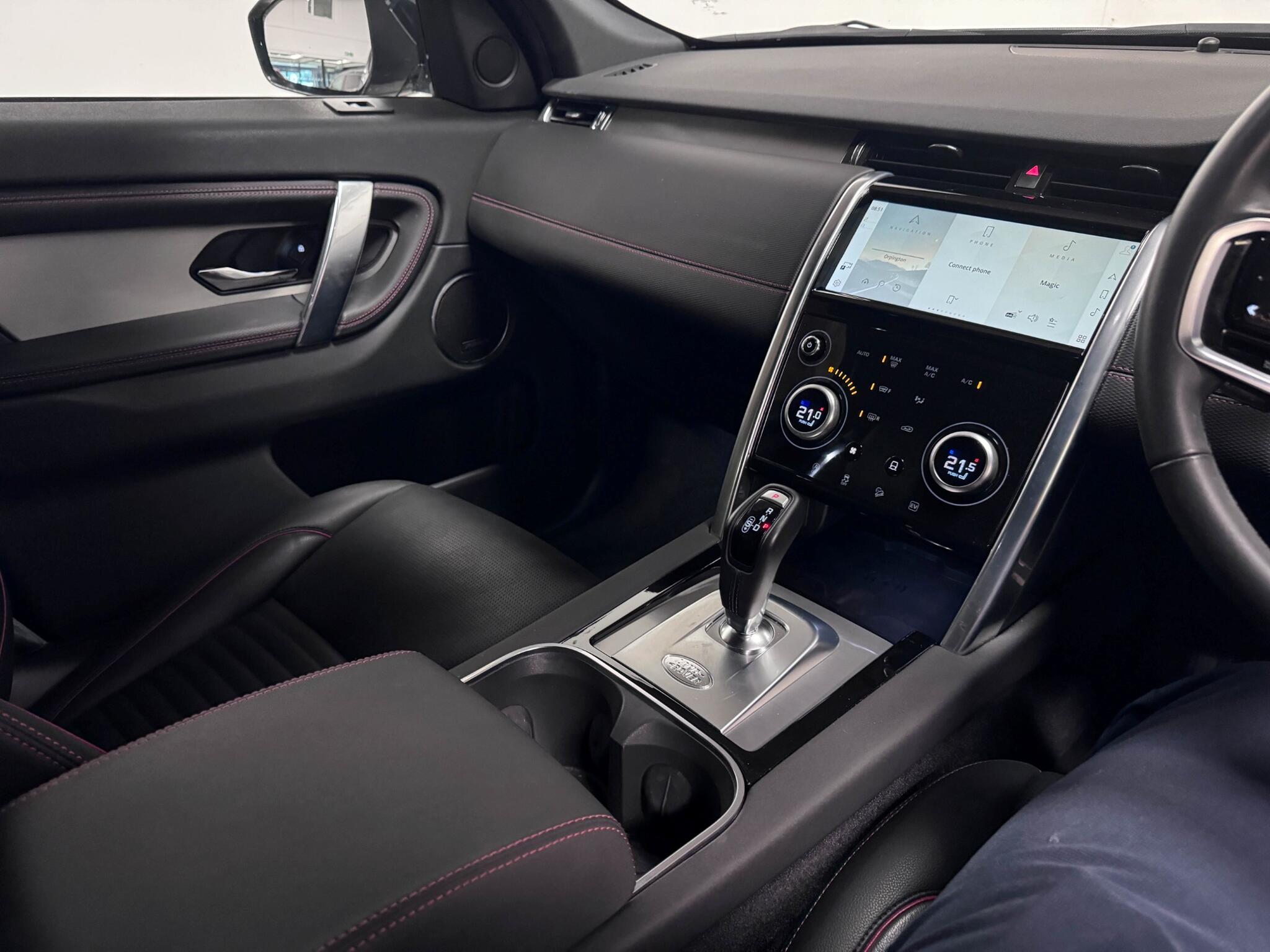 Land Rover Discovery Sport view 33