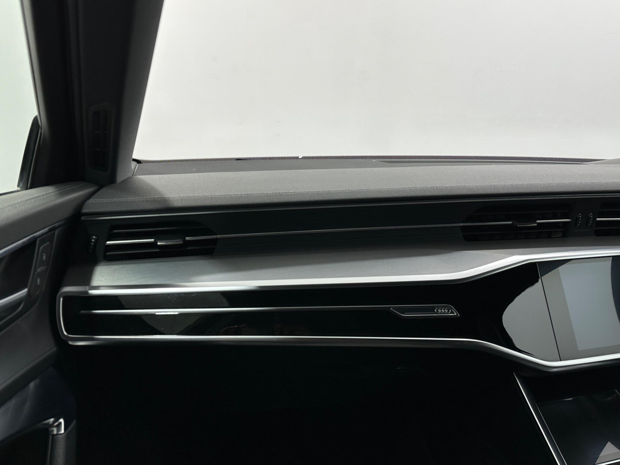 Audi A6 view 28