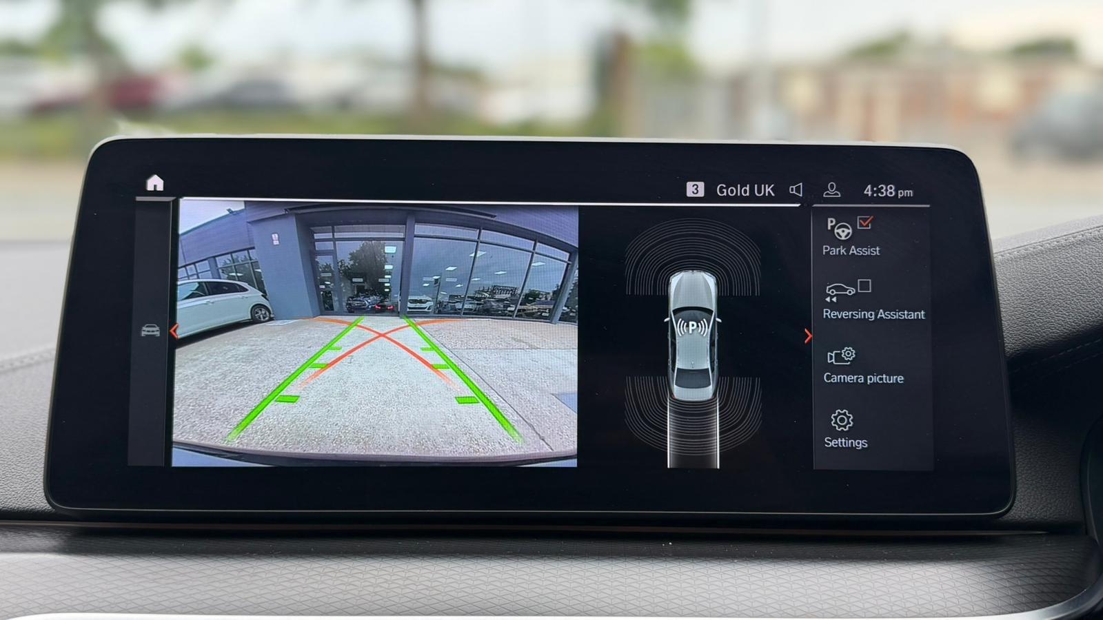BMW 5 Series view 18