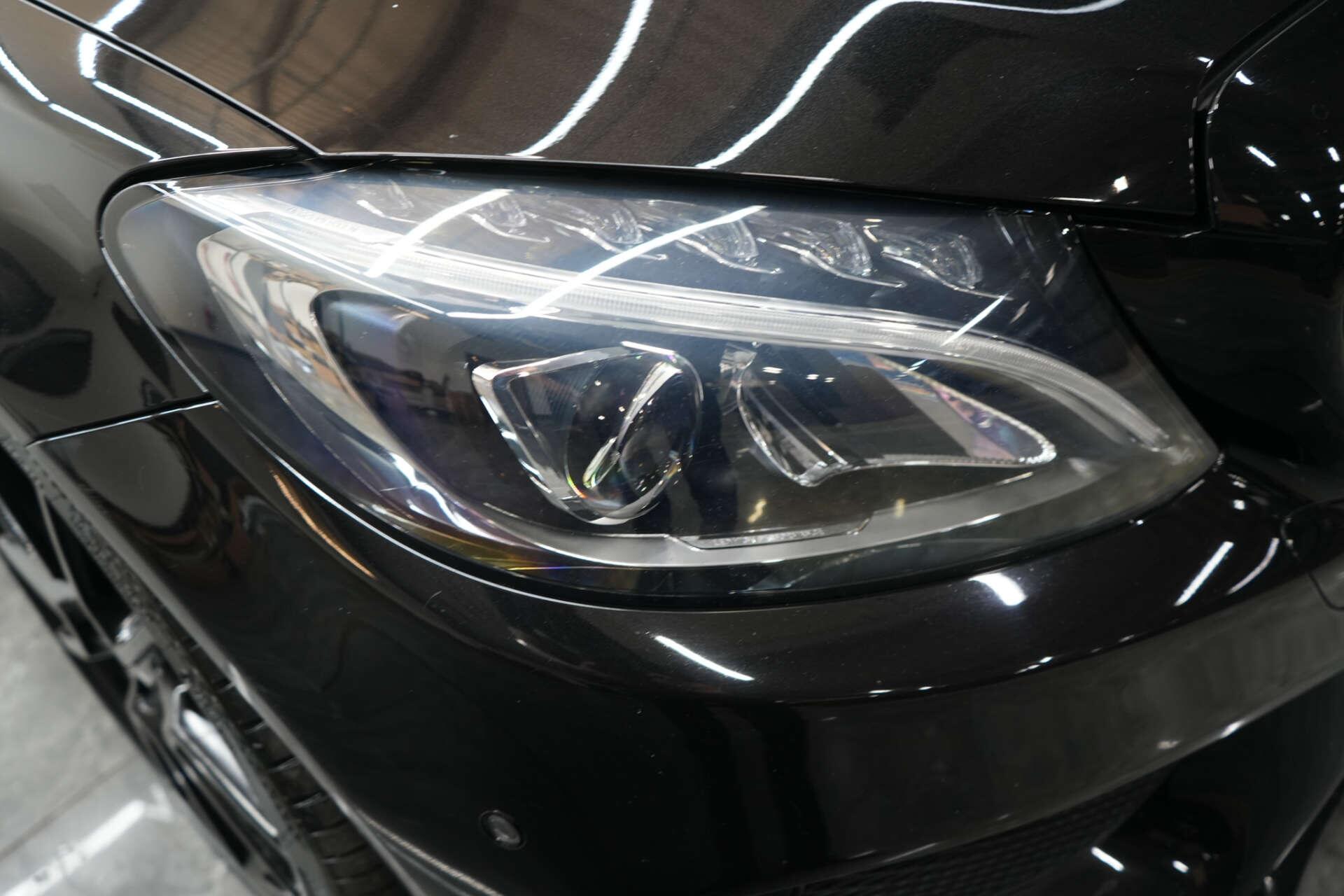 Mercedes-Benz C-Class view 6