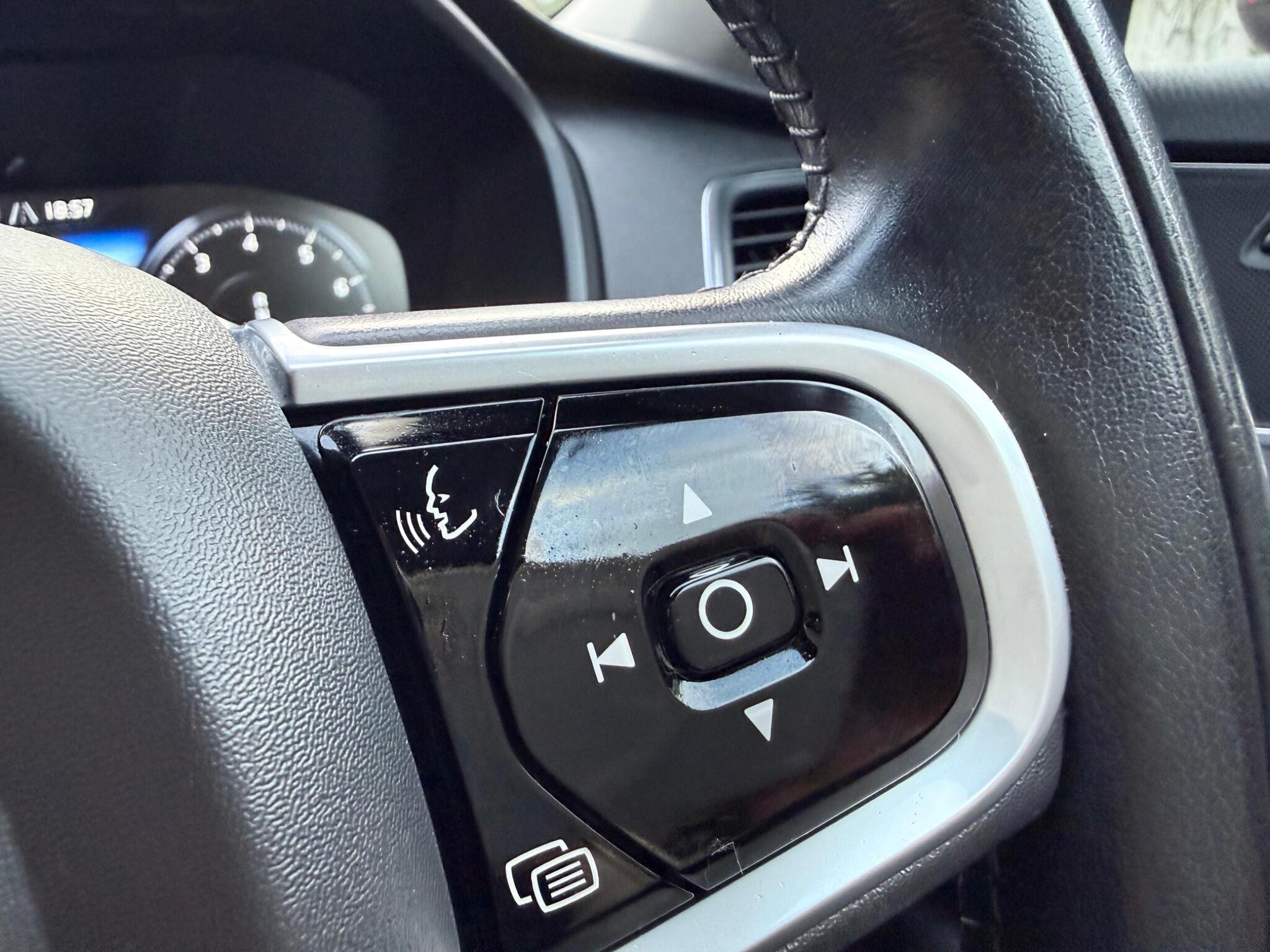 Volvo XC90 view 17