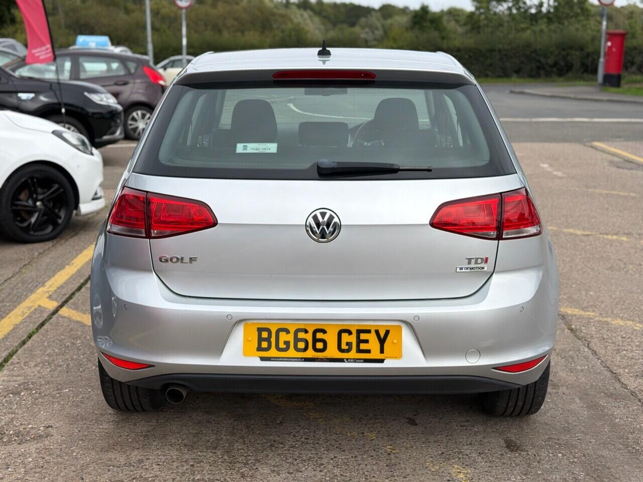 Volkswagen Golf view 16