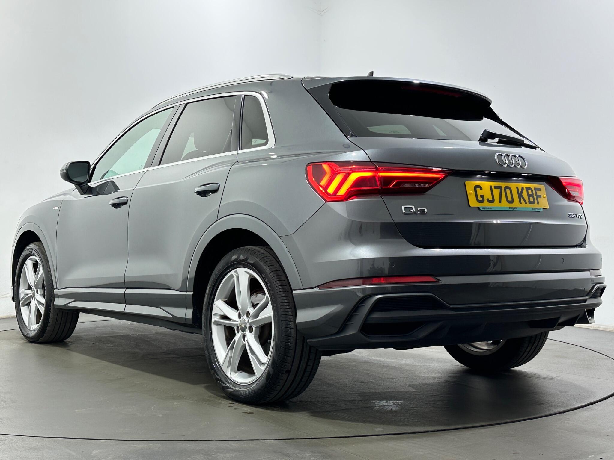 Audi Q3 view 48