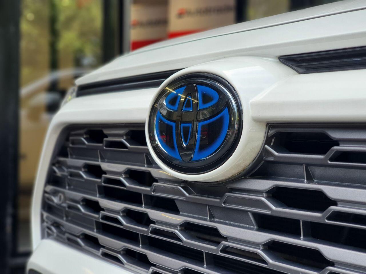 Toyota Rav4 view 8