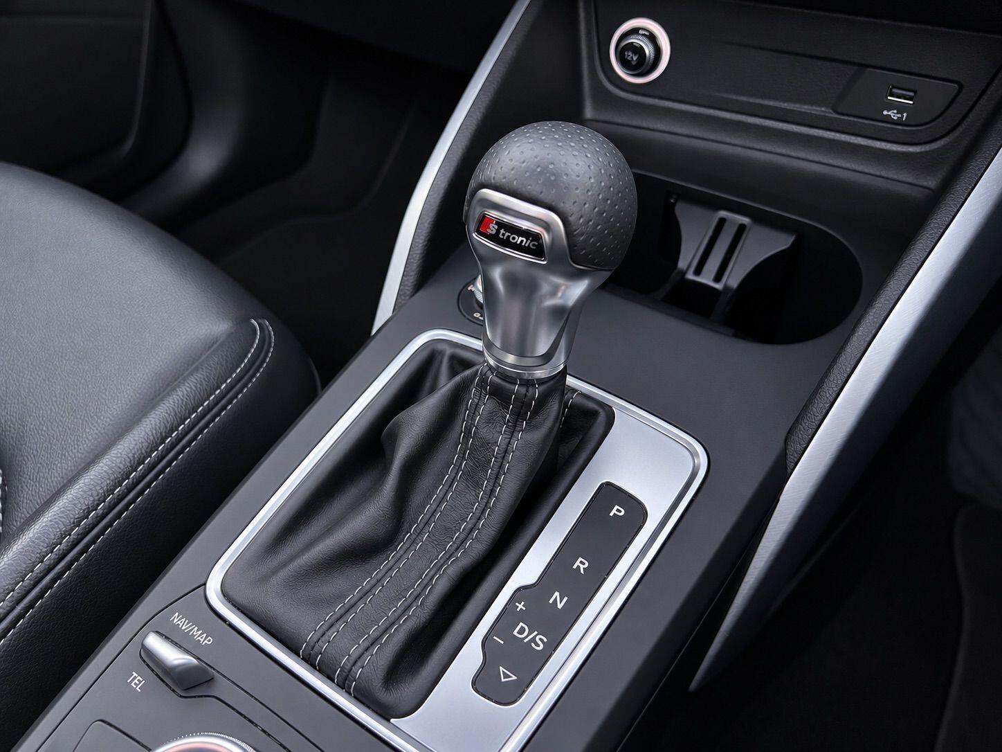 Audi Q2 view 25