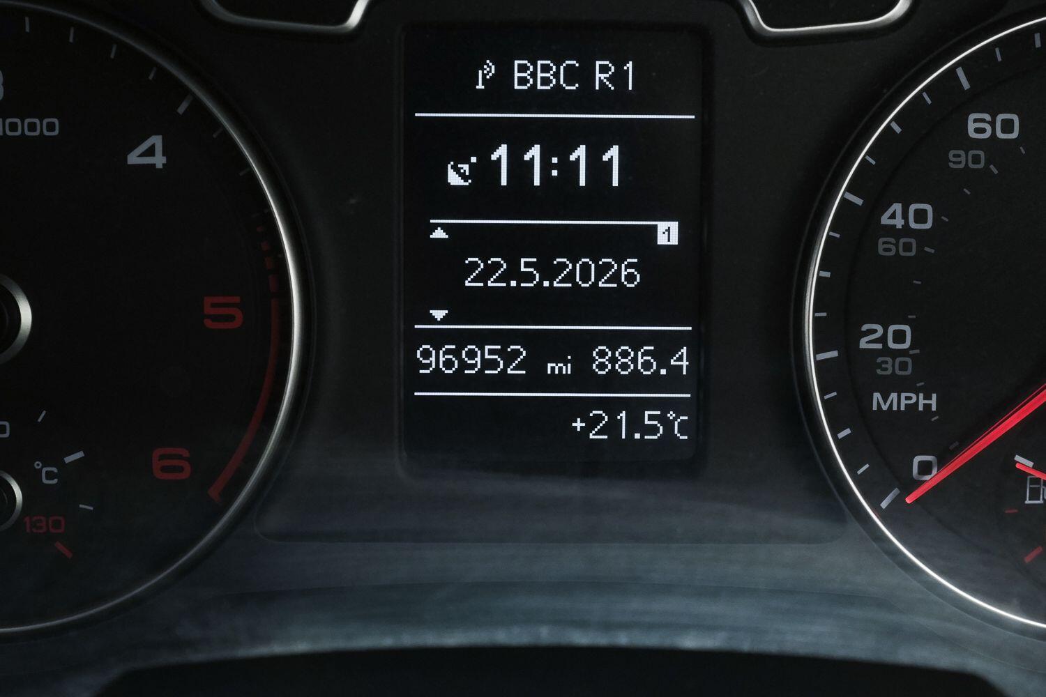 Audi Q3 view 25