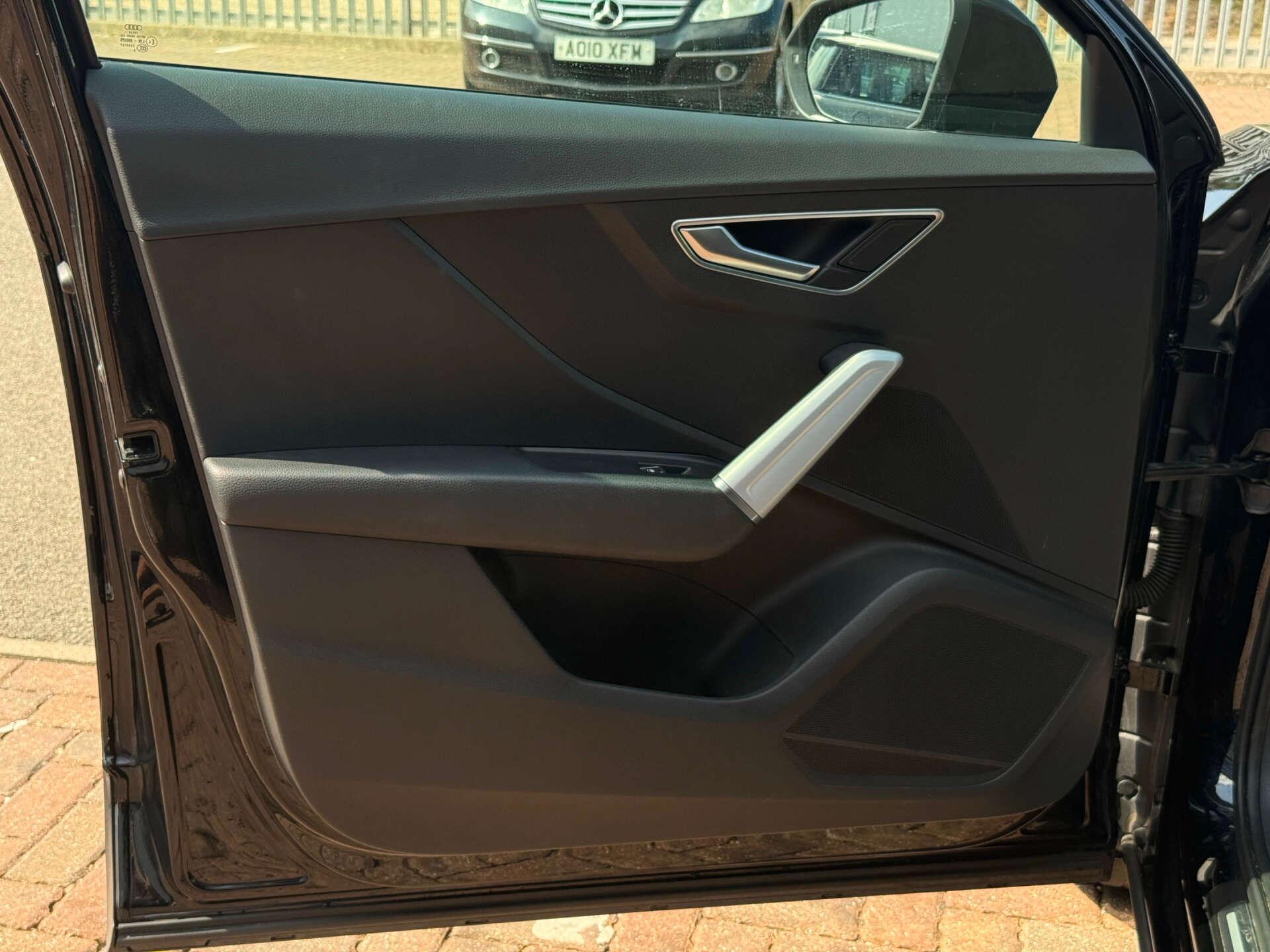 Audi Q2 view 46