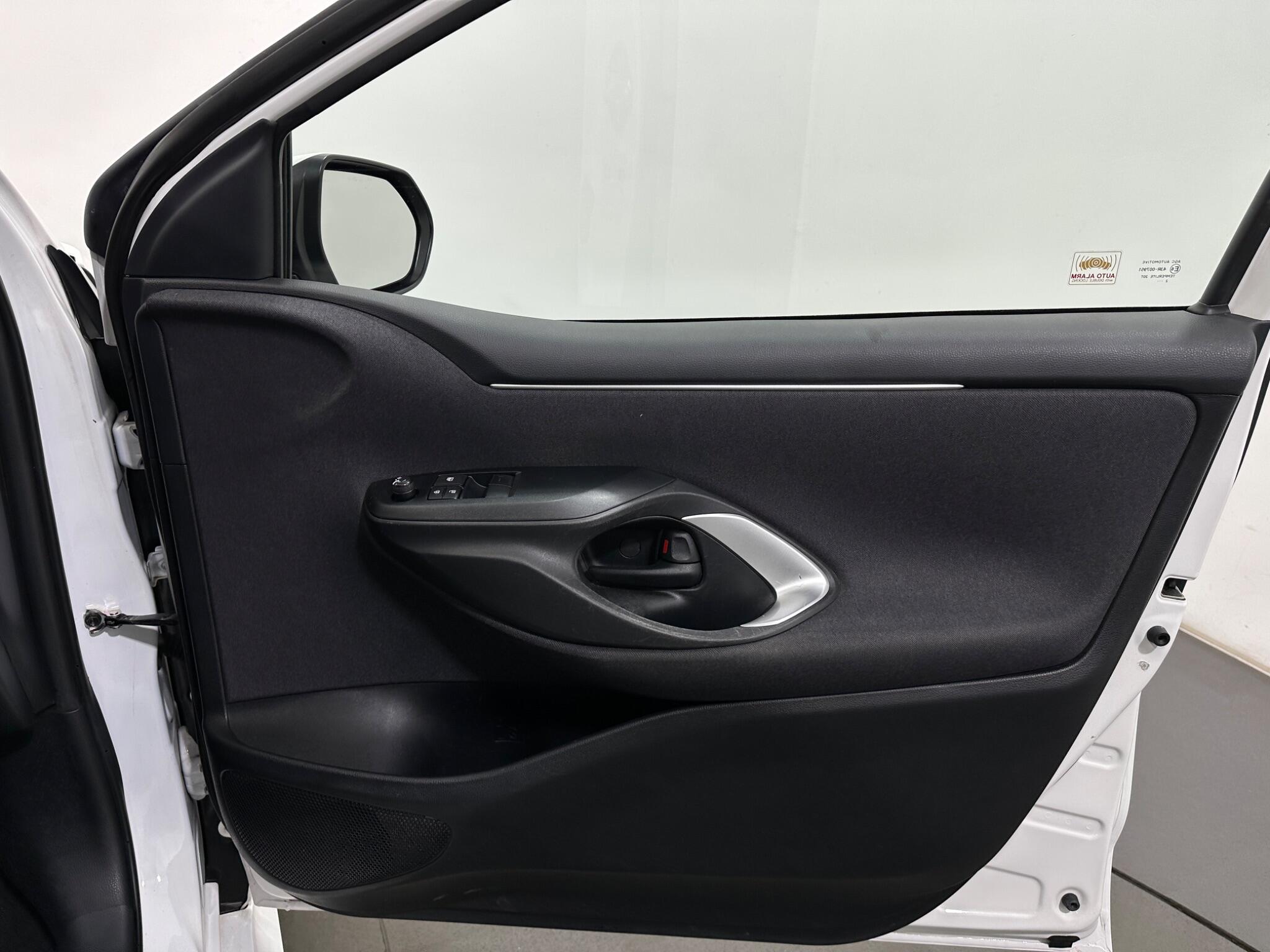 Toyota Yaris view 32