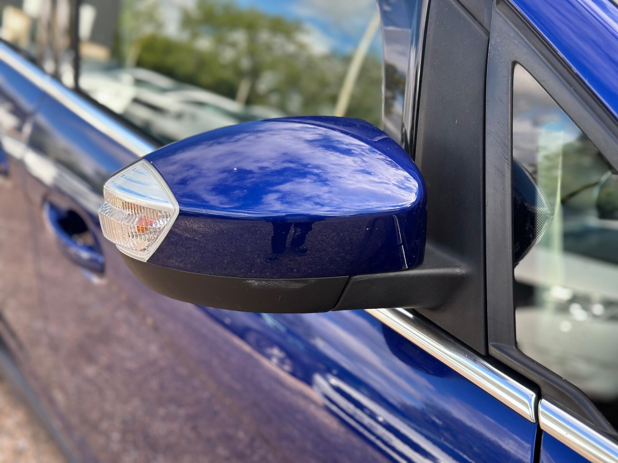 Ford Grand C-Max view 23