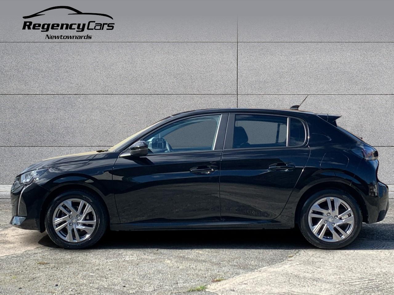 Peugeot 208 view 5