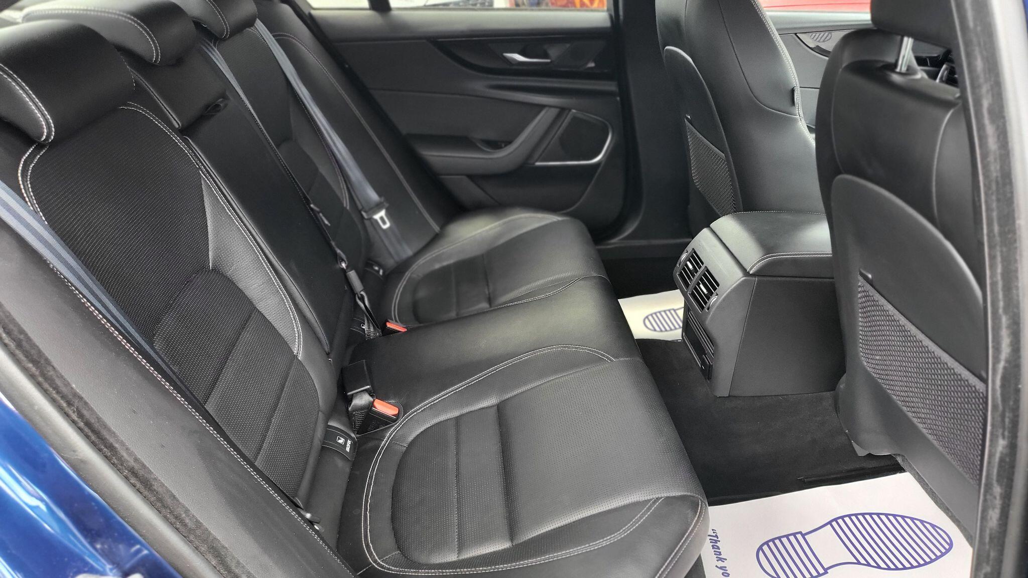Jaguar Xe view 14