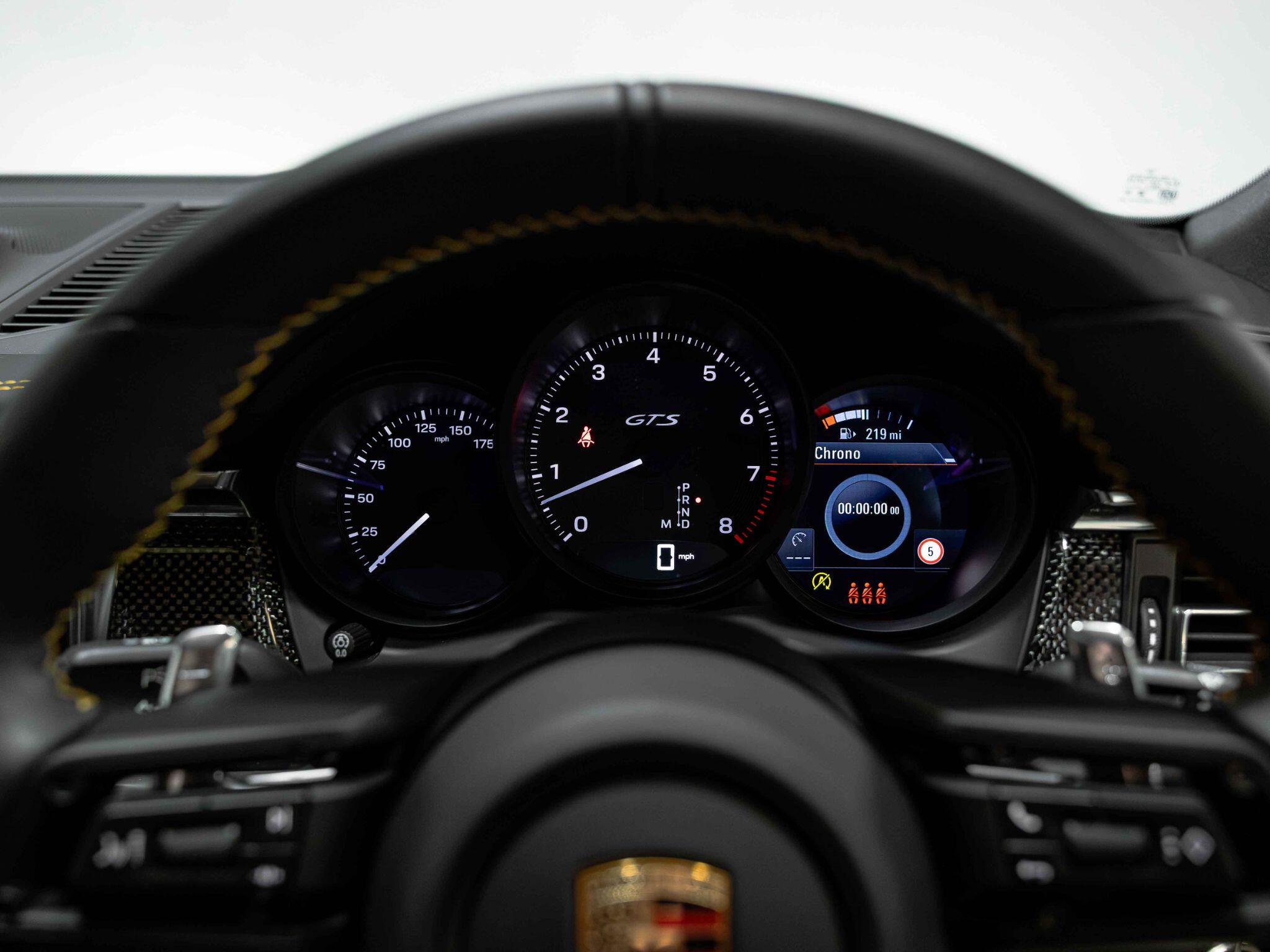 Porsche Macan view 17