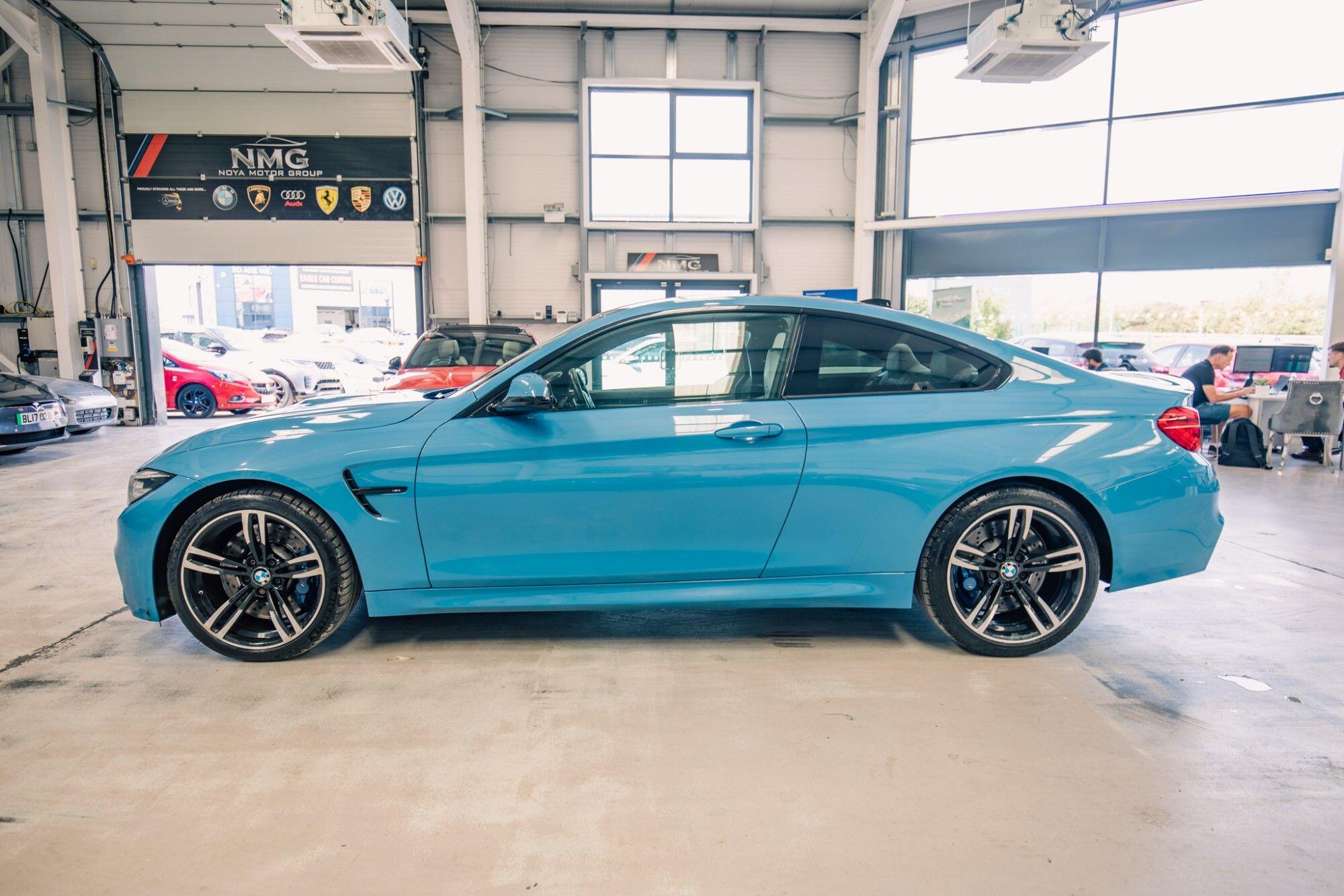 BMW M4 view 25