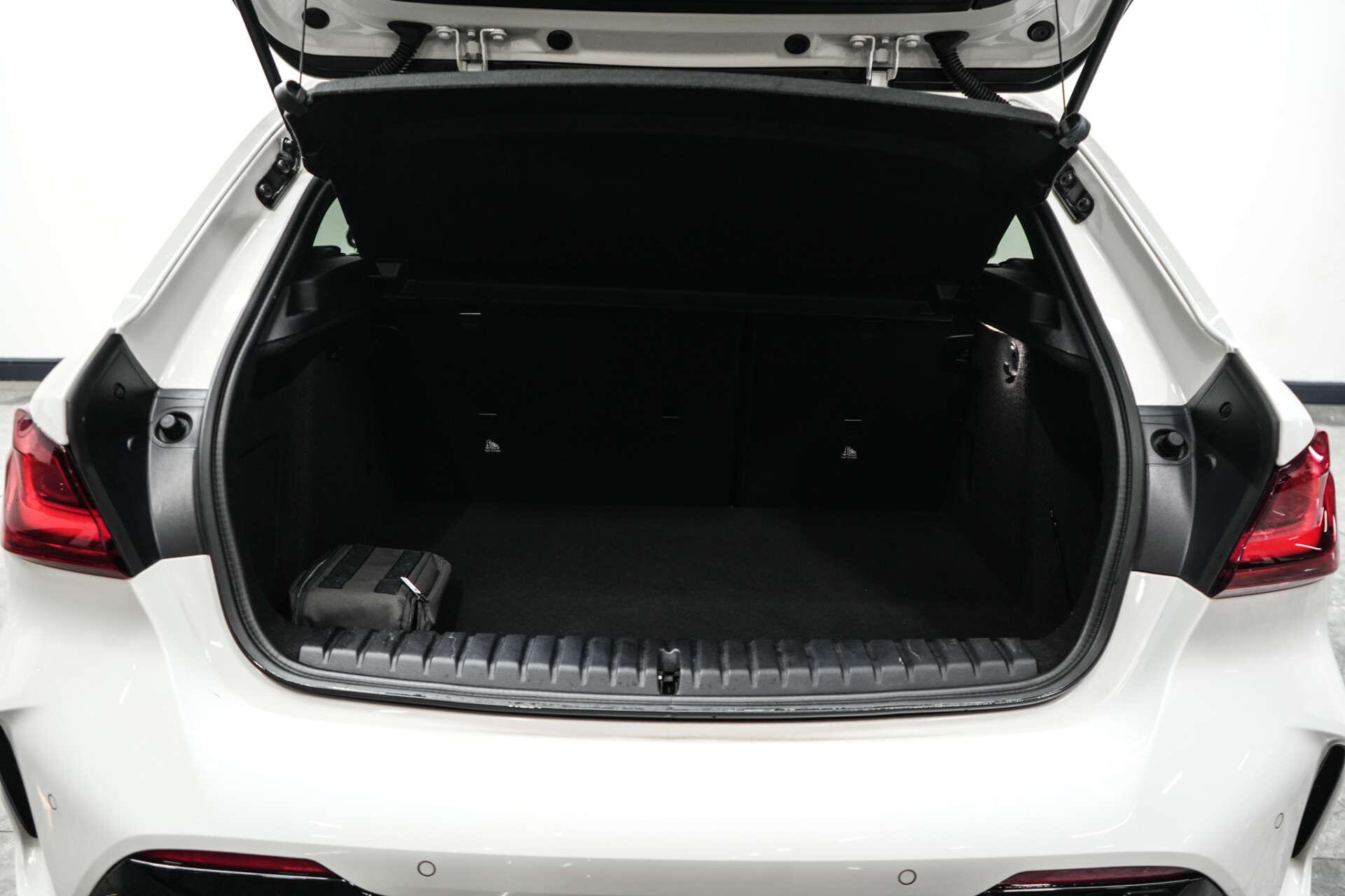 BMW 1 Series view 15