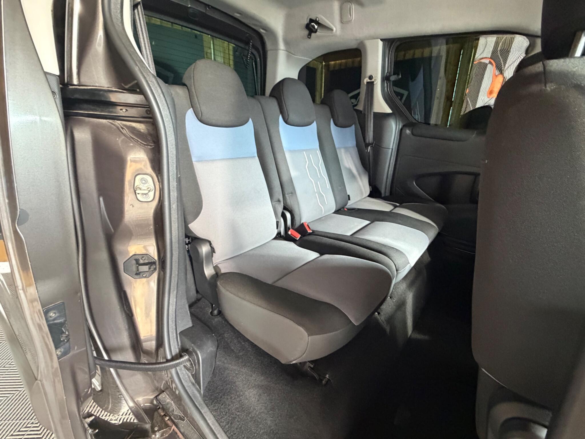Peugeot Partner Tepee view 19