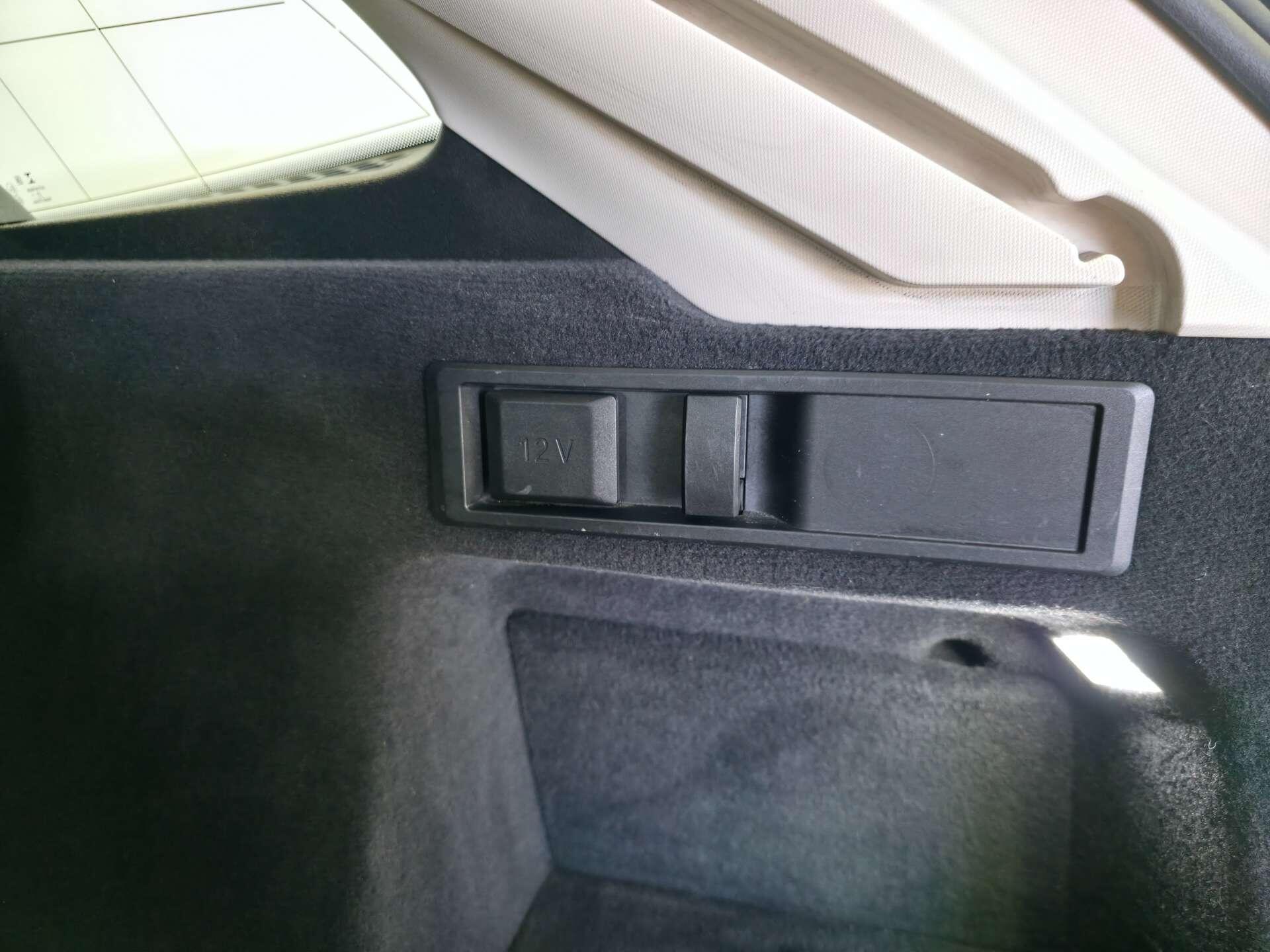 BMW 3 Series view 21
