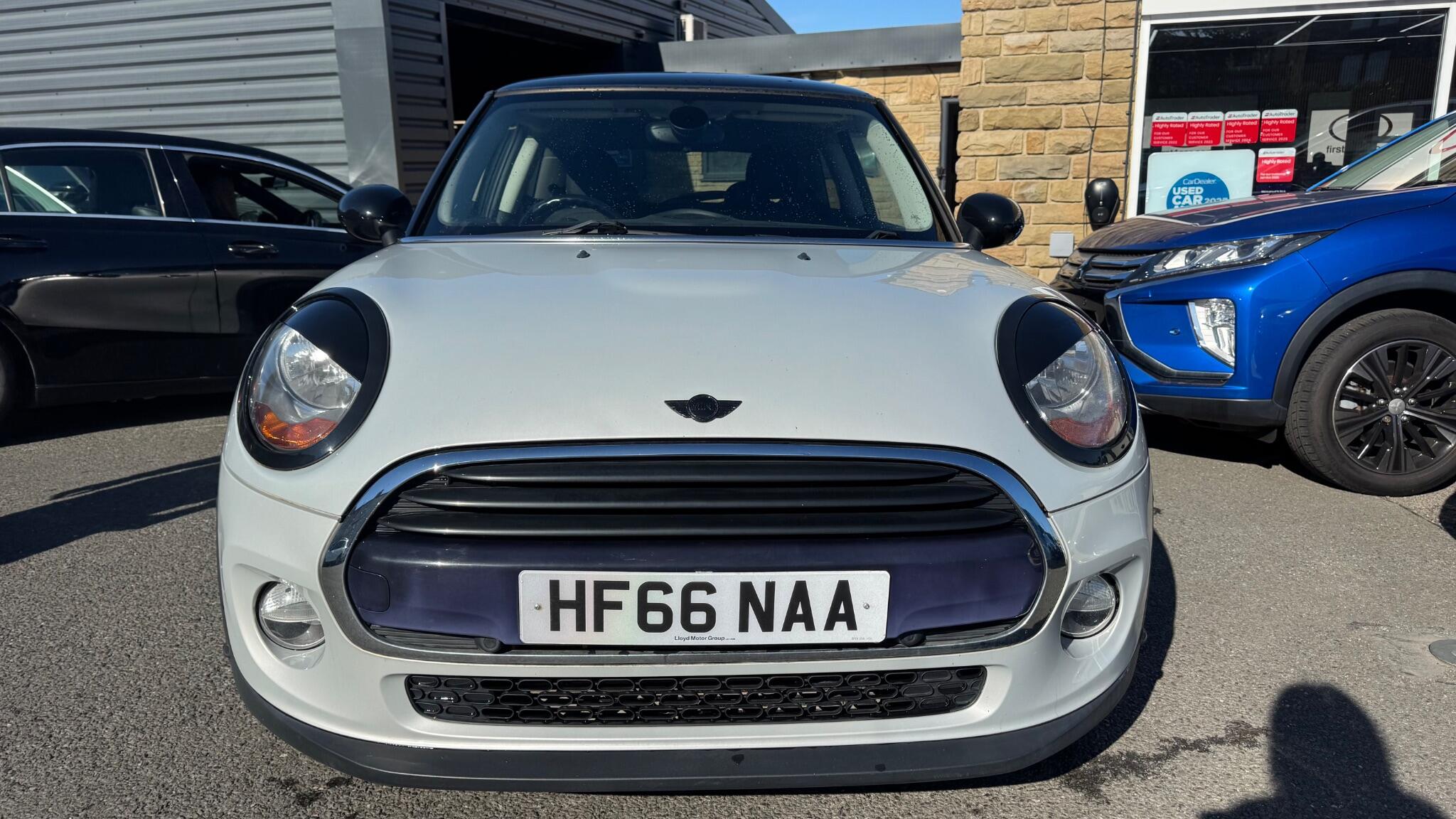 Mini Hatch view 3