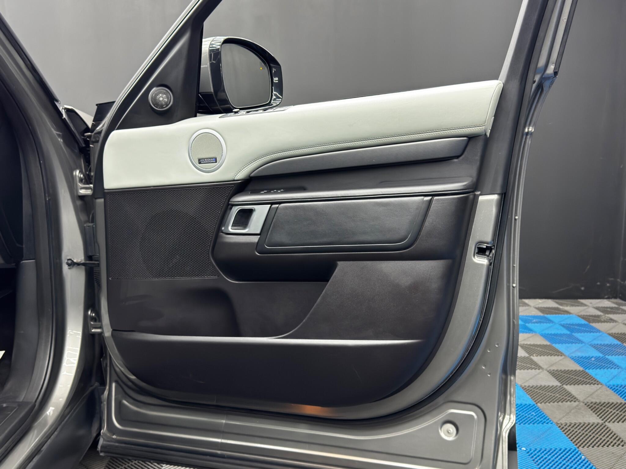 Land Rover Discovery view 46