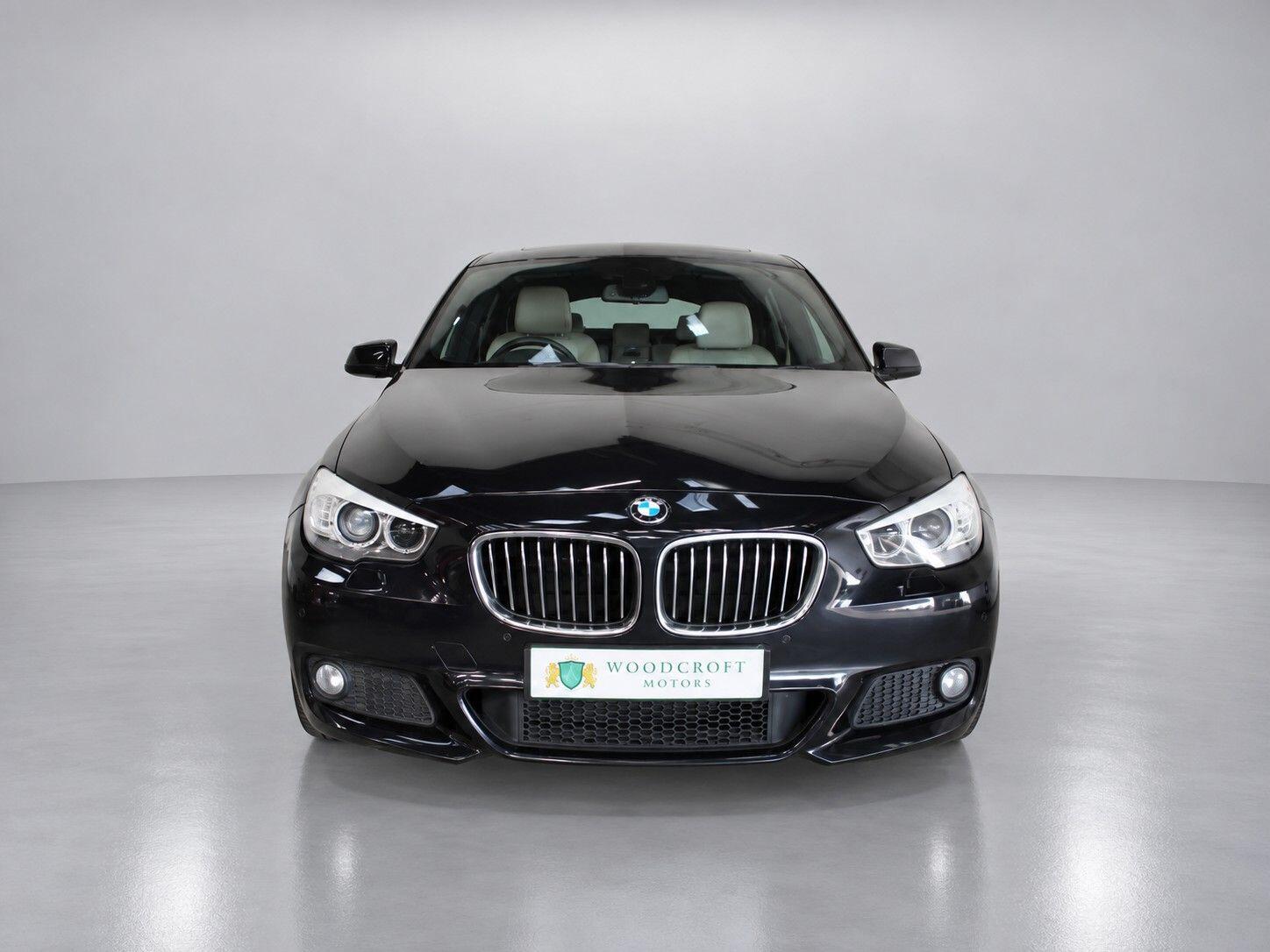 BMW 5 Series view 13