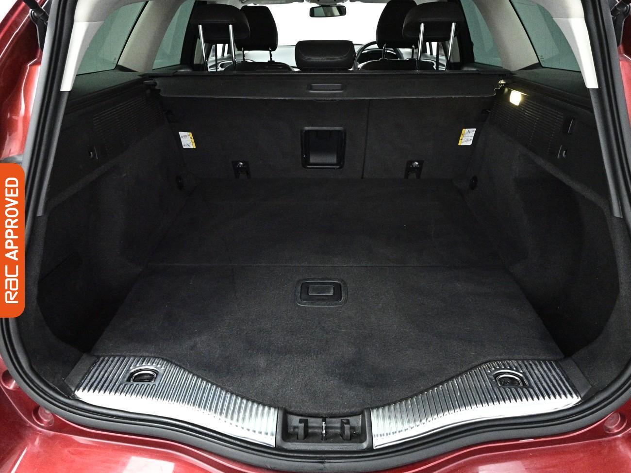 Ford Mondeo view 27