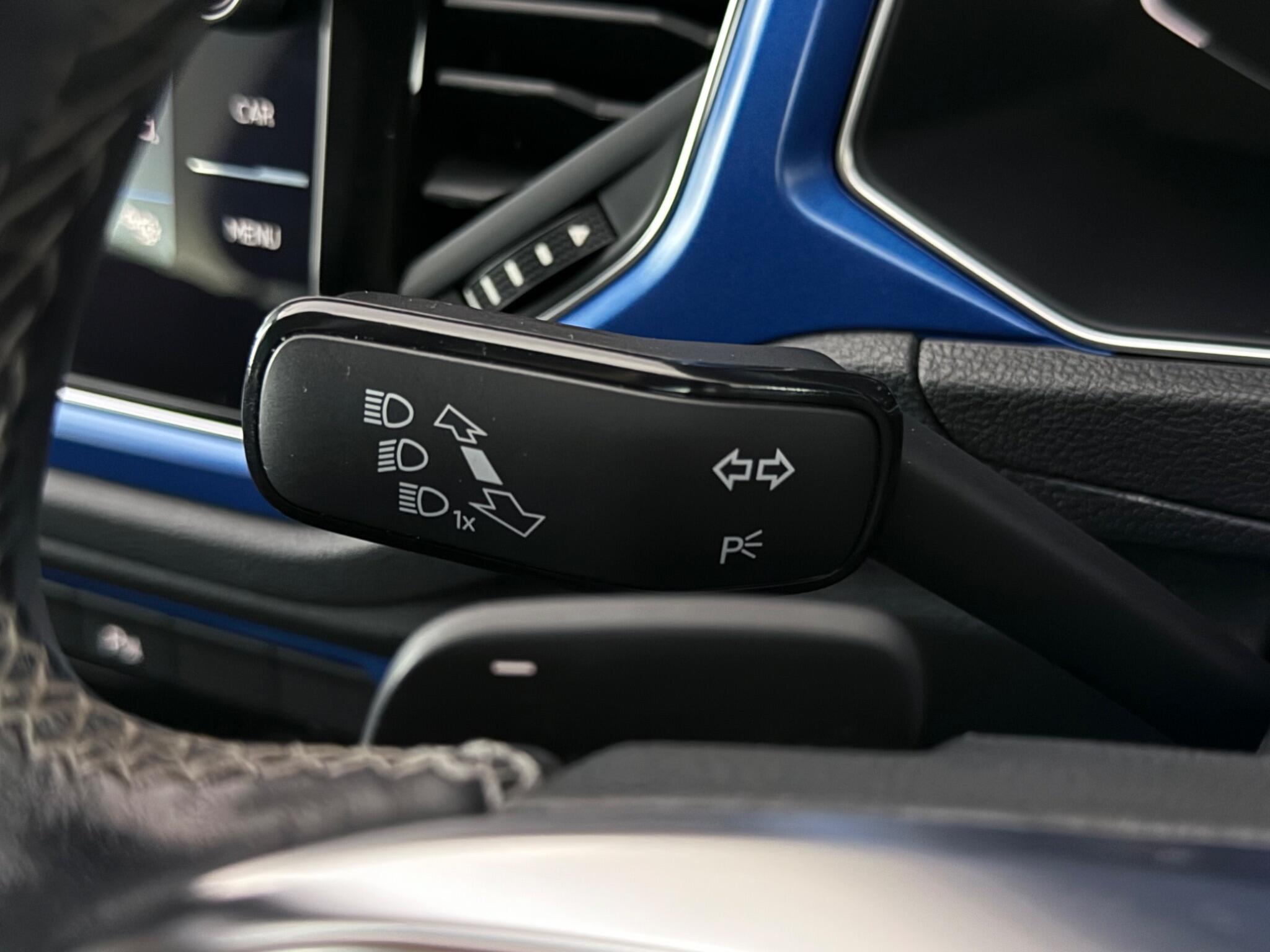 Volkswagen T-Roc view 17