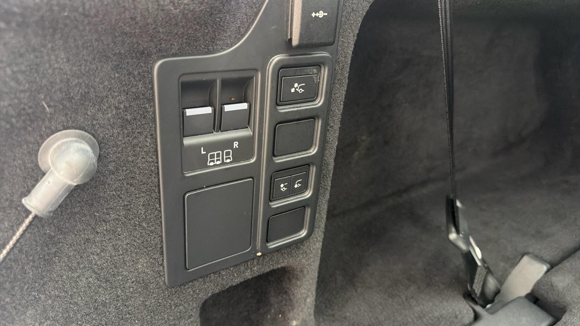 Land Rover Discovery view 44