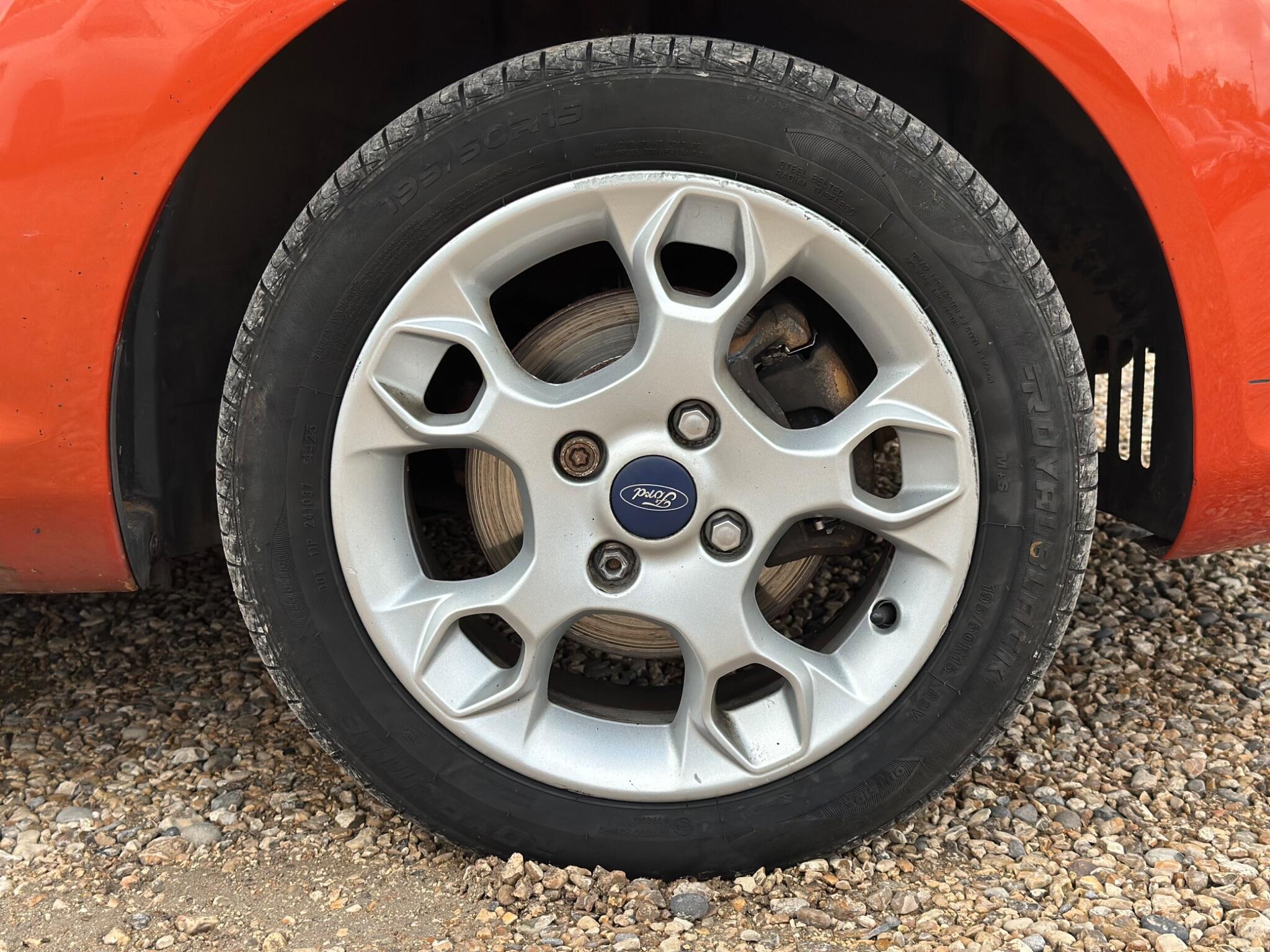 Ford Fiesta view 52