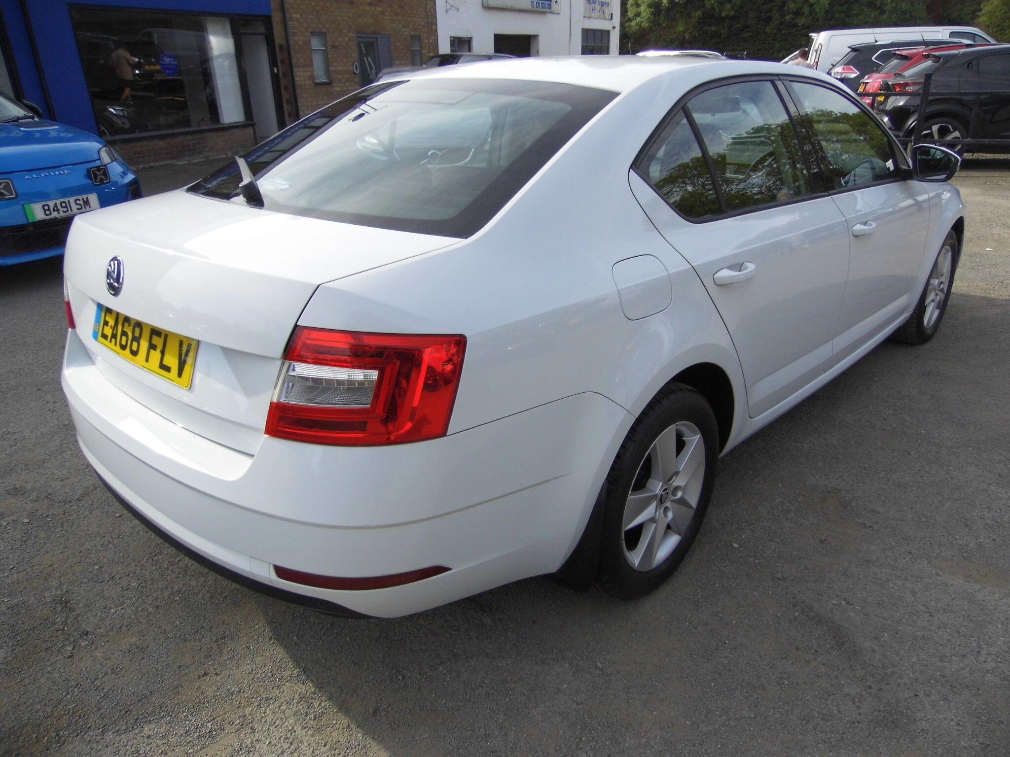 Skoda Octavia view 6