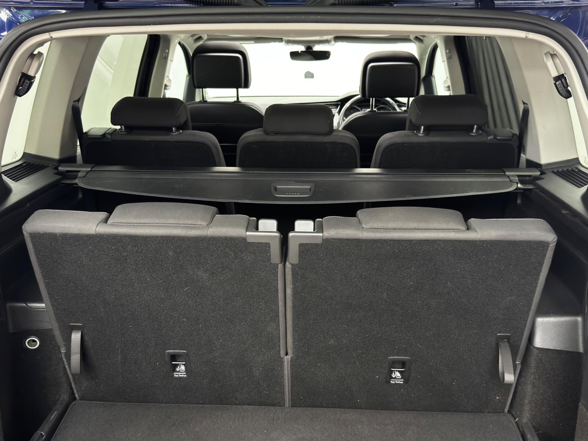 Volkswagen Touran view 63