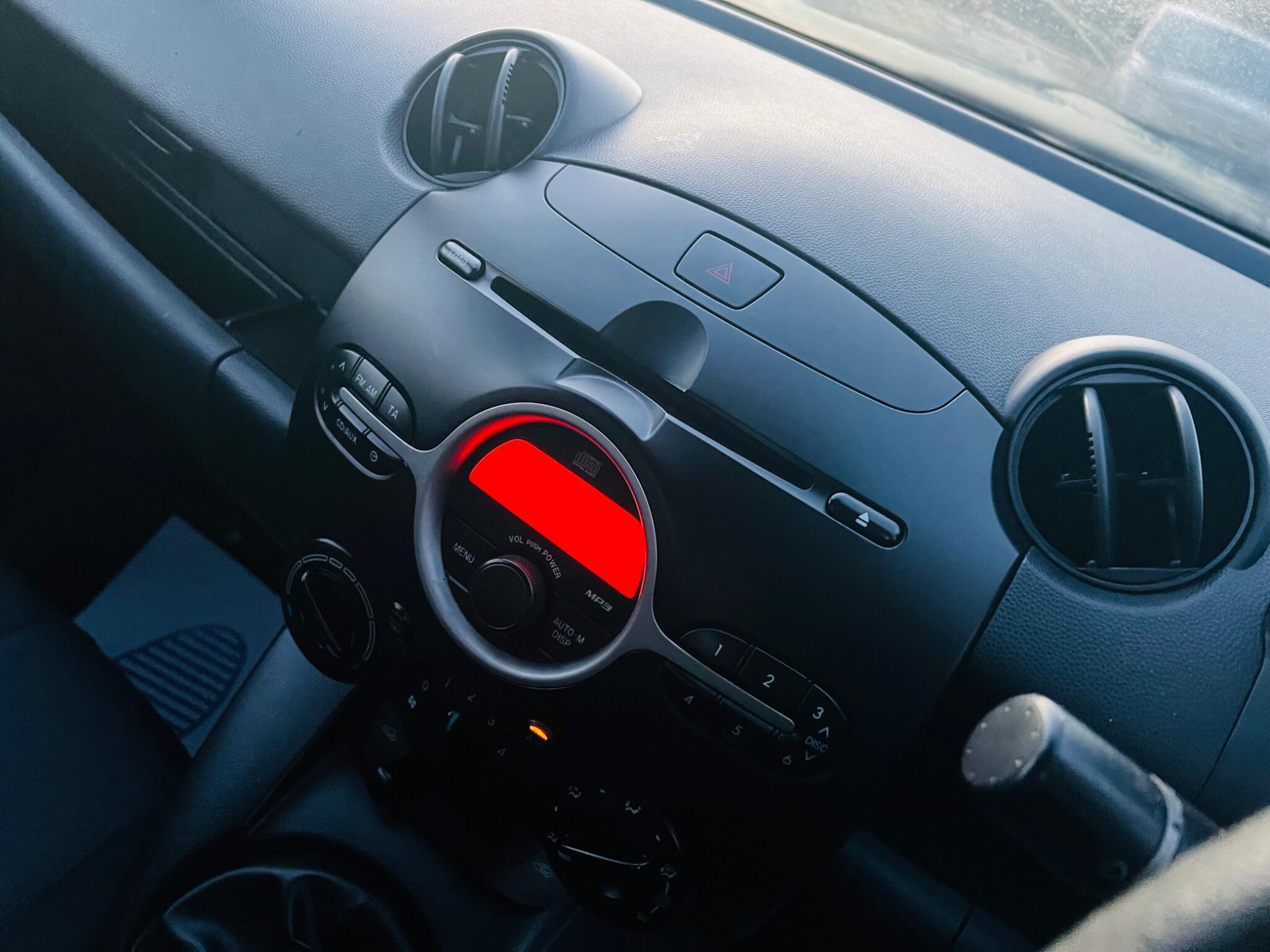 2010 Mazda Mazda2 1.3 TS Euro 4 5dr • 89,340 miles image 24