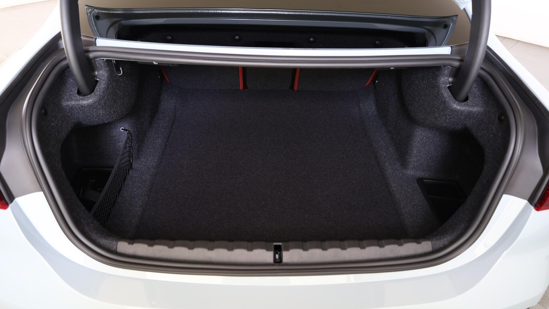 BMW 4 Series view 13