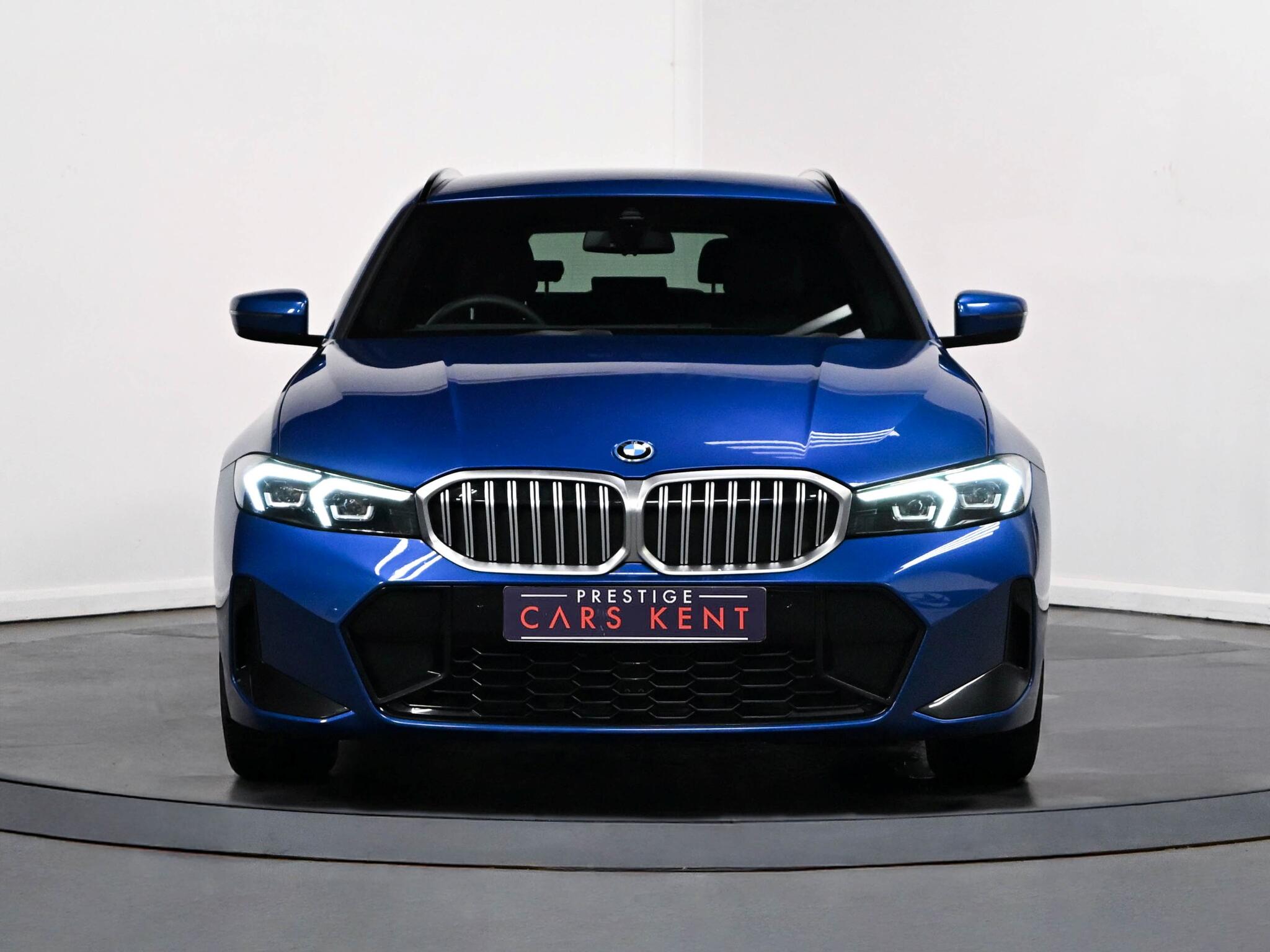 BMW 3 Series view 16