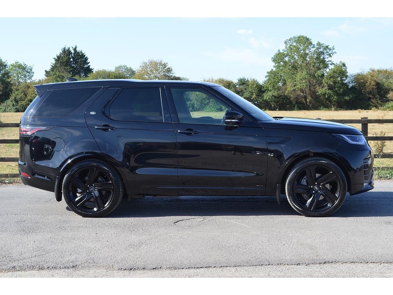 Land Rover Discovery view 10