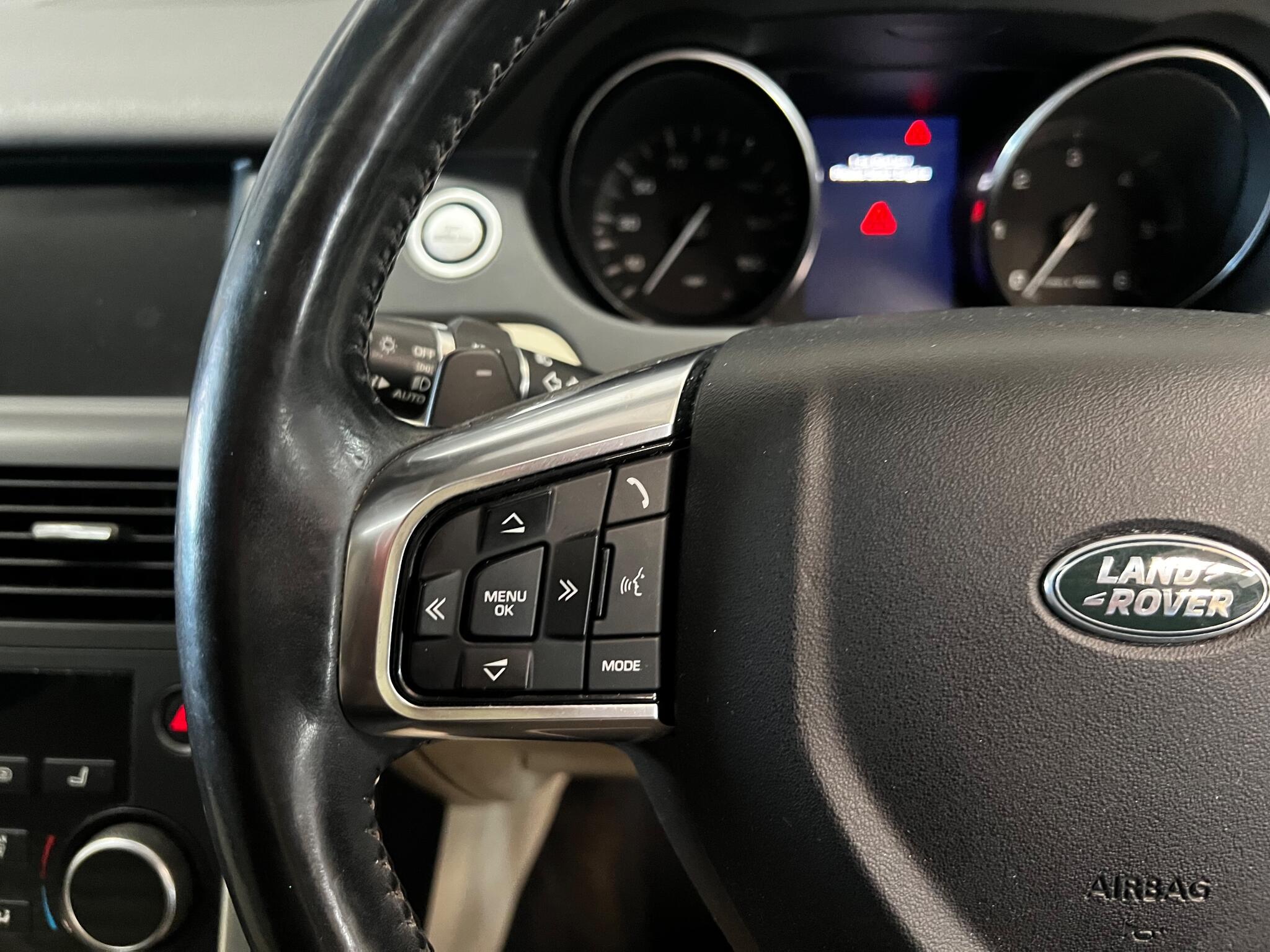 Land Rover Discovery Sport view 31