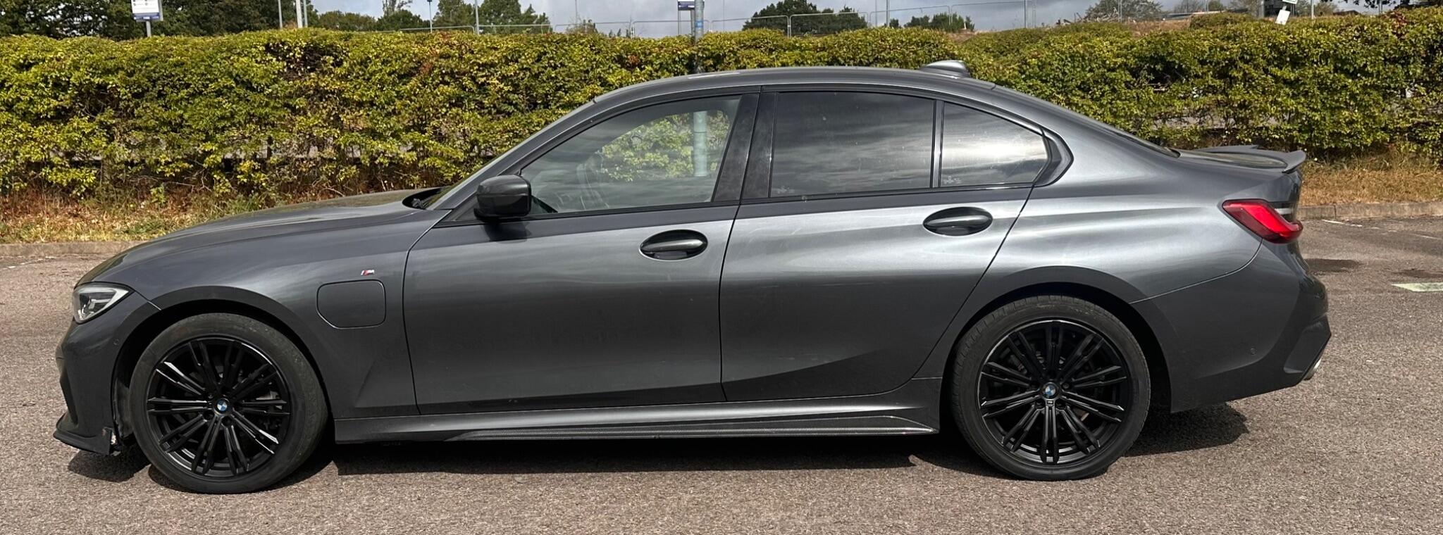 BMW 3 Series view 4