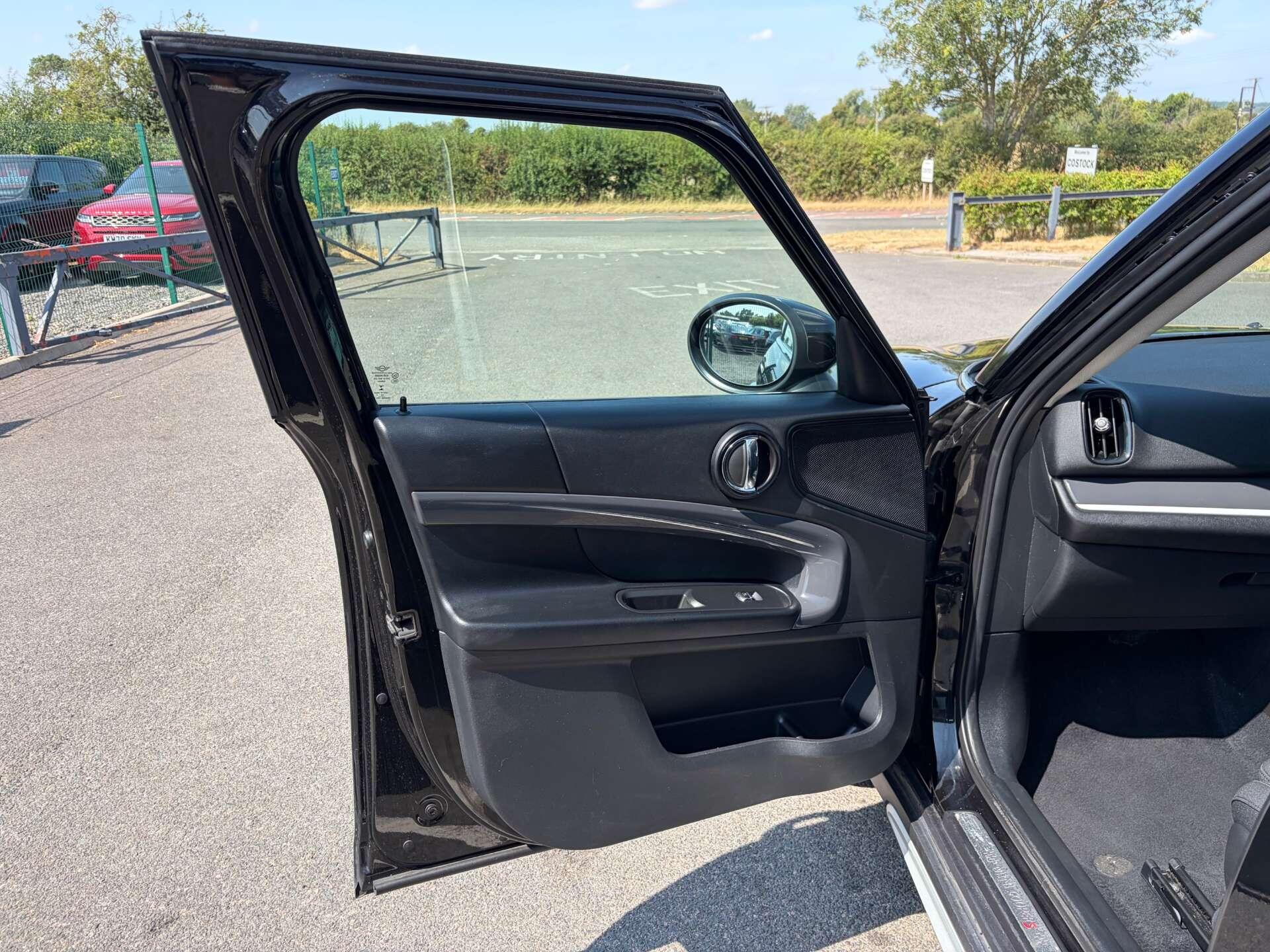 Mini Countryman view 14