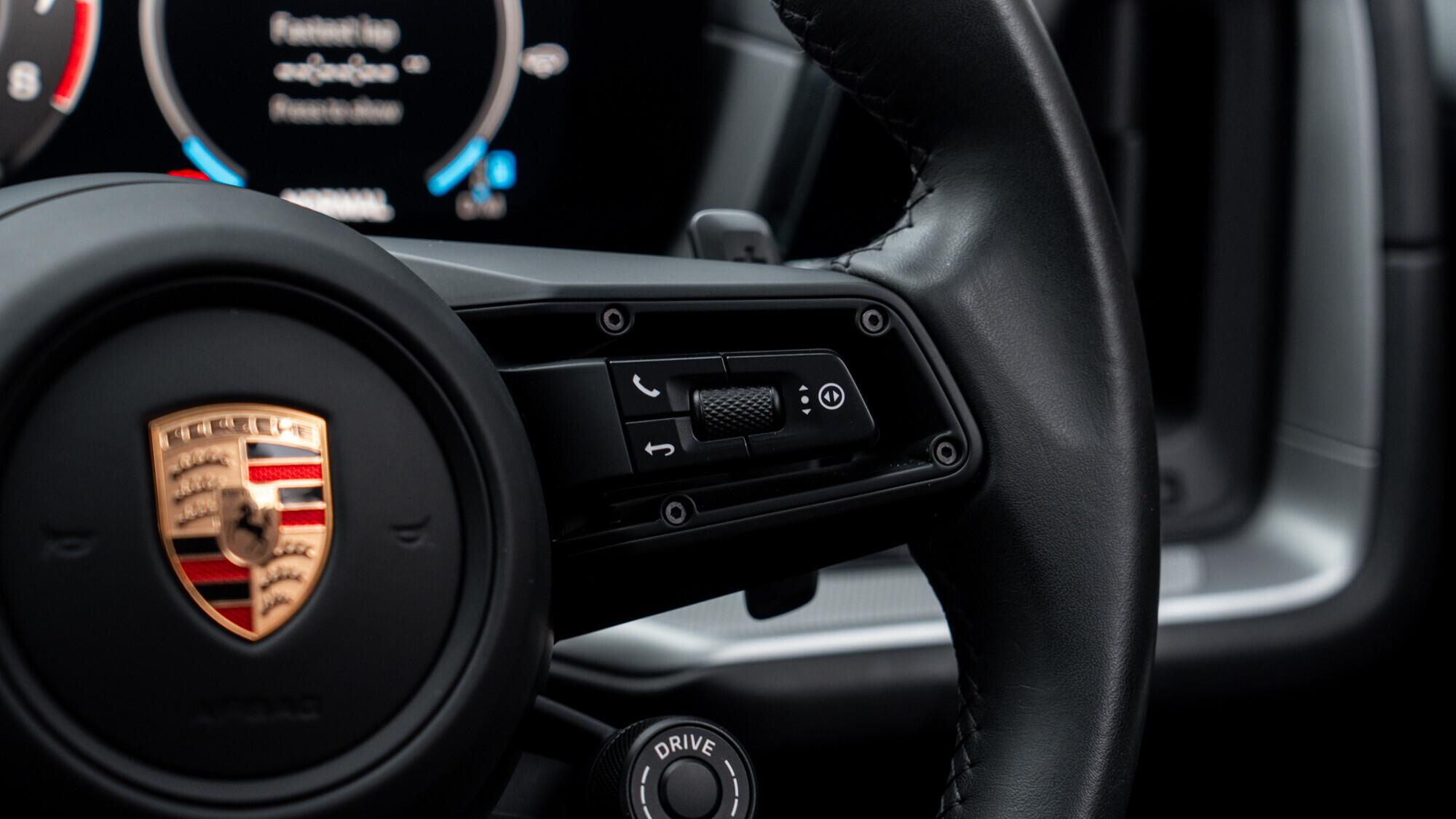 Porsche Cayenne view 24